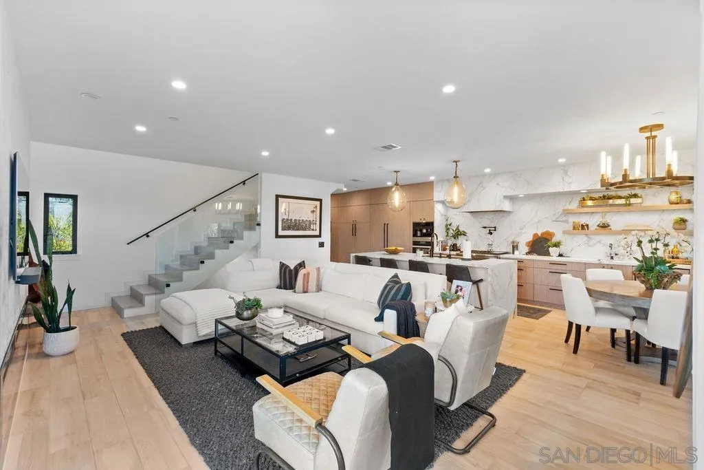 https://cdn.realtyfeed.com/cdn/127/260011565/d38d75d1c612d31c21c00eb2f6e5bbcc.webp
