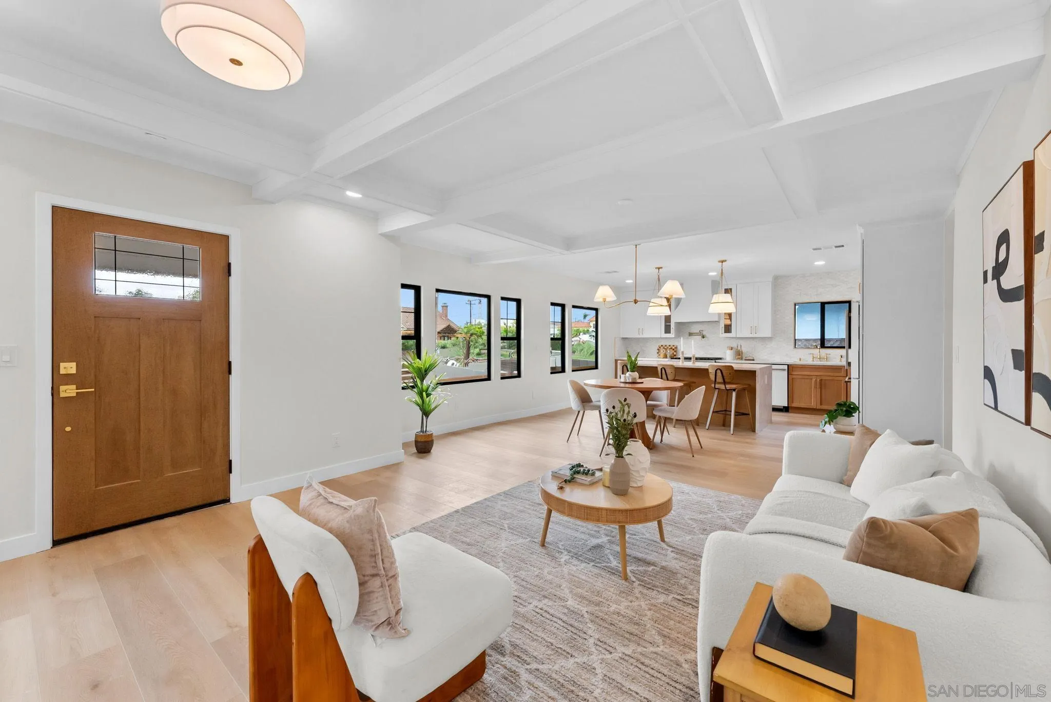 https://cdn.realtyfeed.com/cdn/127/260011568/88b8a094a0f610a68903443da87c3a29.webp