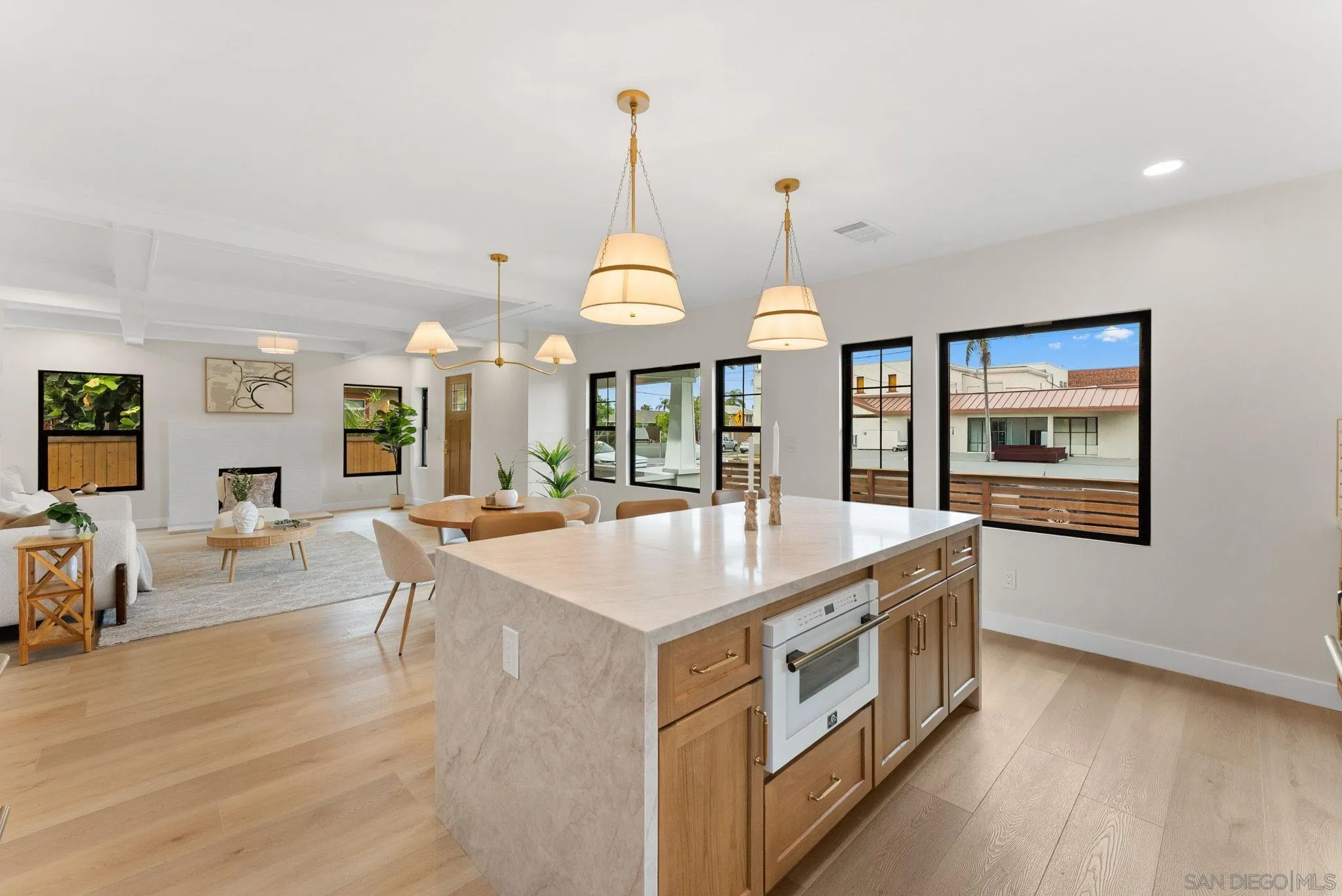 https://cdn.realtyfeed.com/cdn/127/260011568/8e878dd072e9328f75ee4e20cfdabae9.webp