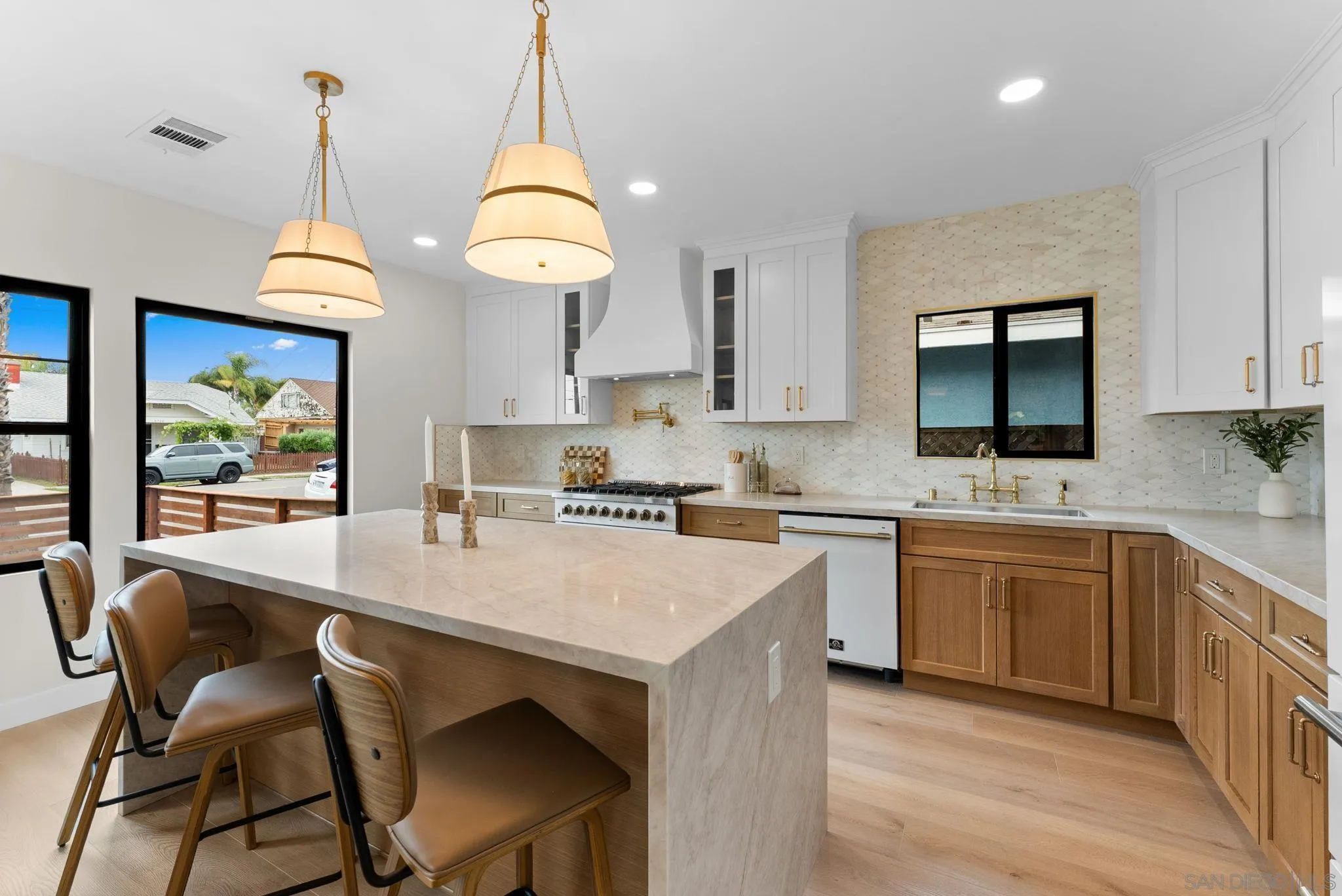 https://cdn.realtyfeed.com/cdn/127/260011568/bc11401b51462807a9b79cc981a36a03.webp