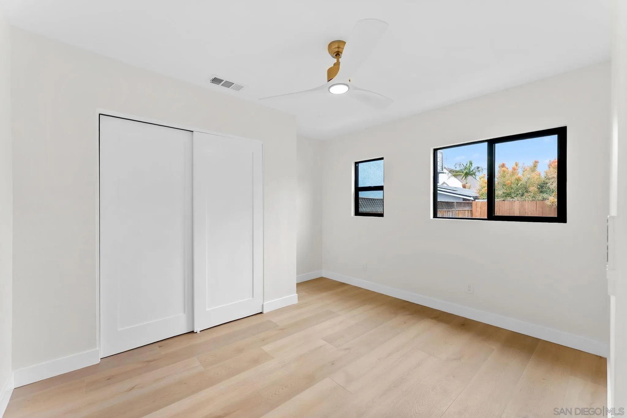 https://cdn.realtyfeed.com/cdn/127/260011568/f8a9b99795ddf87ce3793cccf7ae3b3e.webp