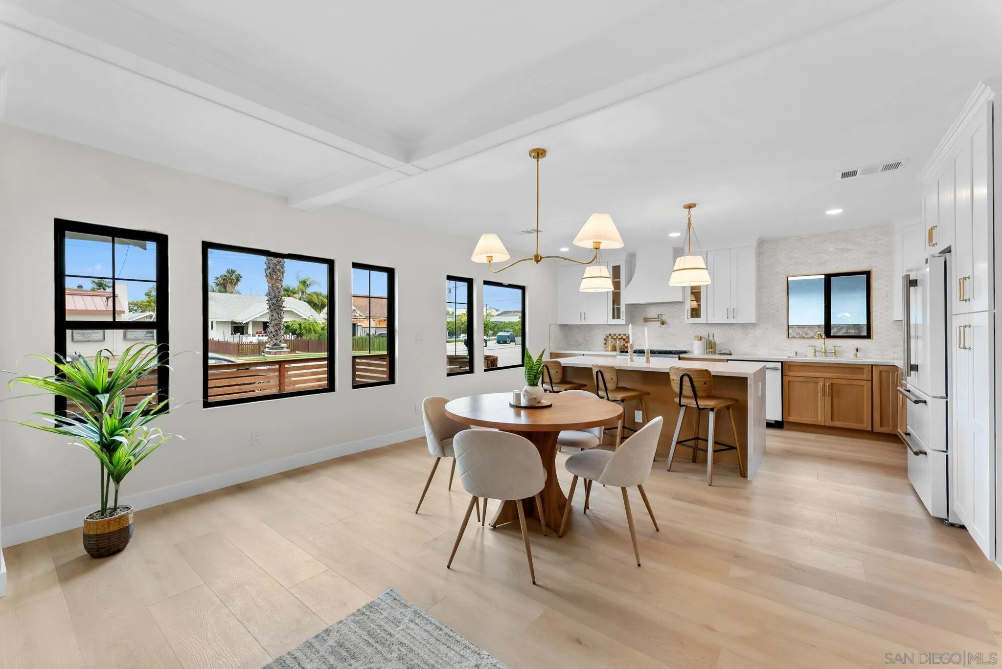 https://cdn.realtyfeed.com/cdn/127/260011568/fe53d2207469c19b2ec1a6aded3c5547.webp