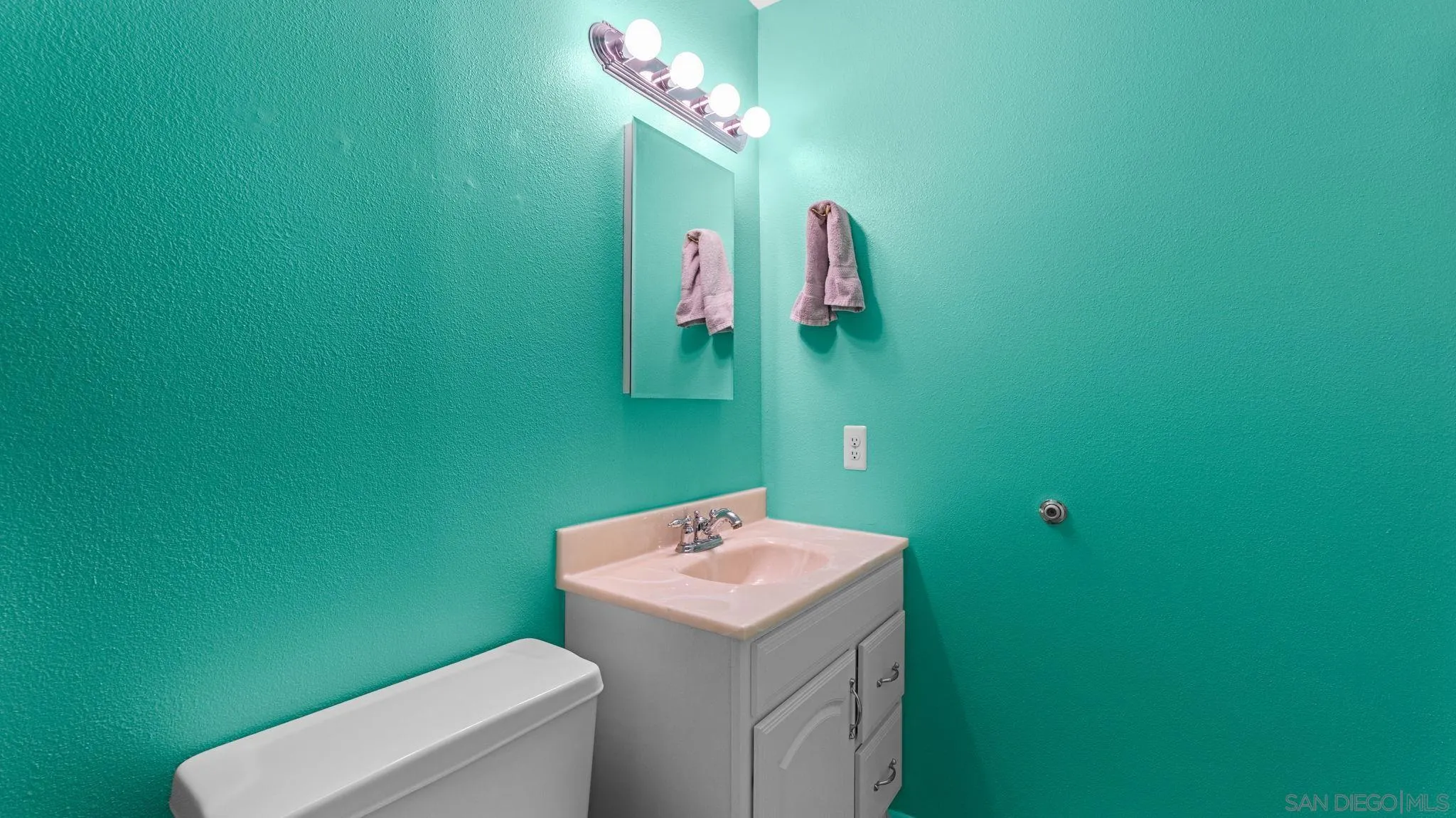 https://cdn.realtyfeed.com/cdn/127/260011572/6c40f40aa2cec56854475191884b4014.webp