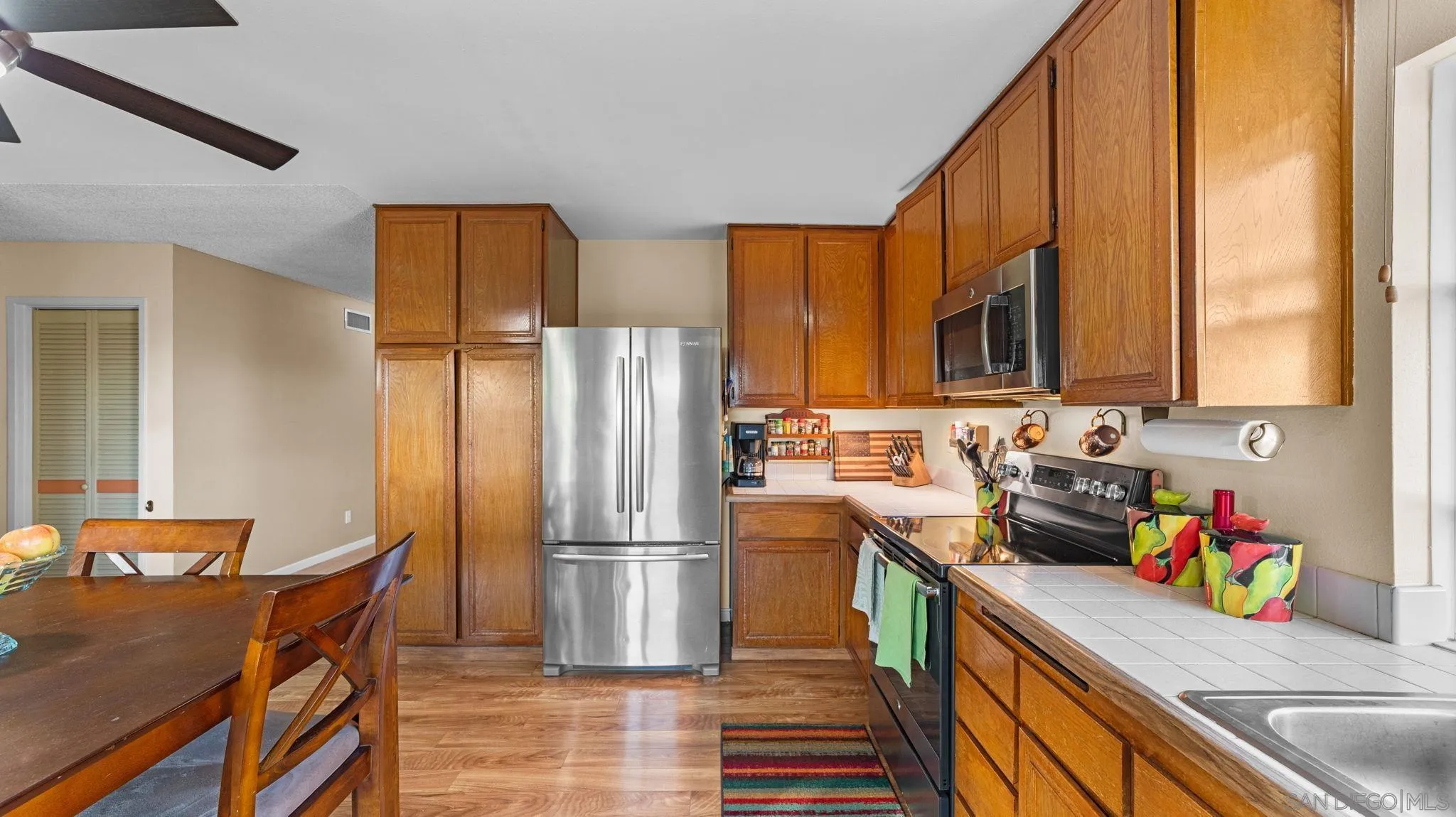 https://cdn.realtyfeed.com/cdn/127/260011572/91392e796f6a9f16da50588bd38b0d07.webp
