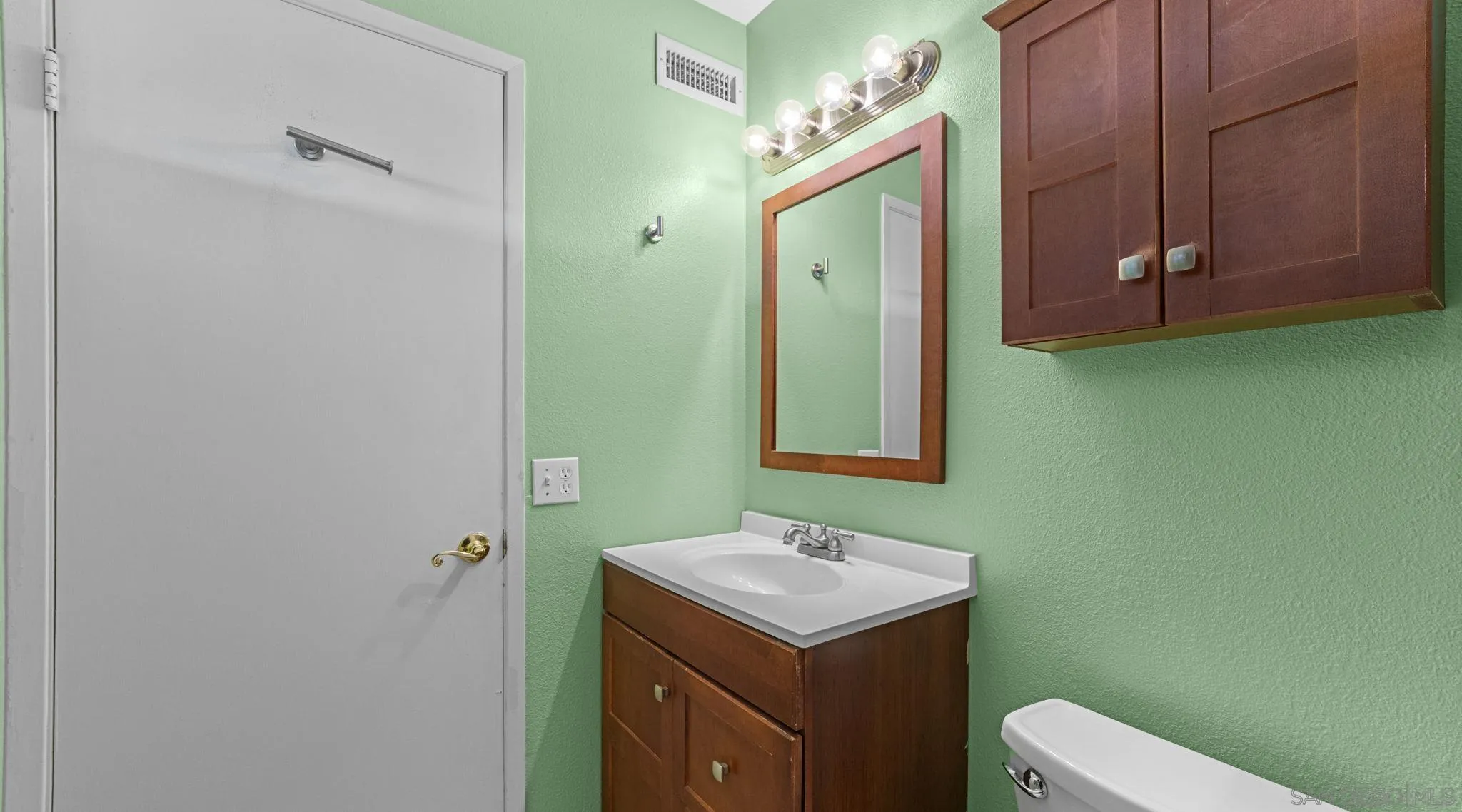 https://cdn.realtyfeed.com/cdn/127/260011572/bc26186a6923d43077b66657433f5936.webp