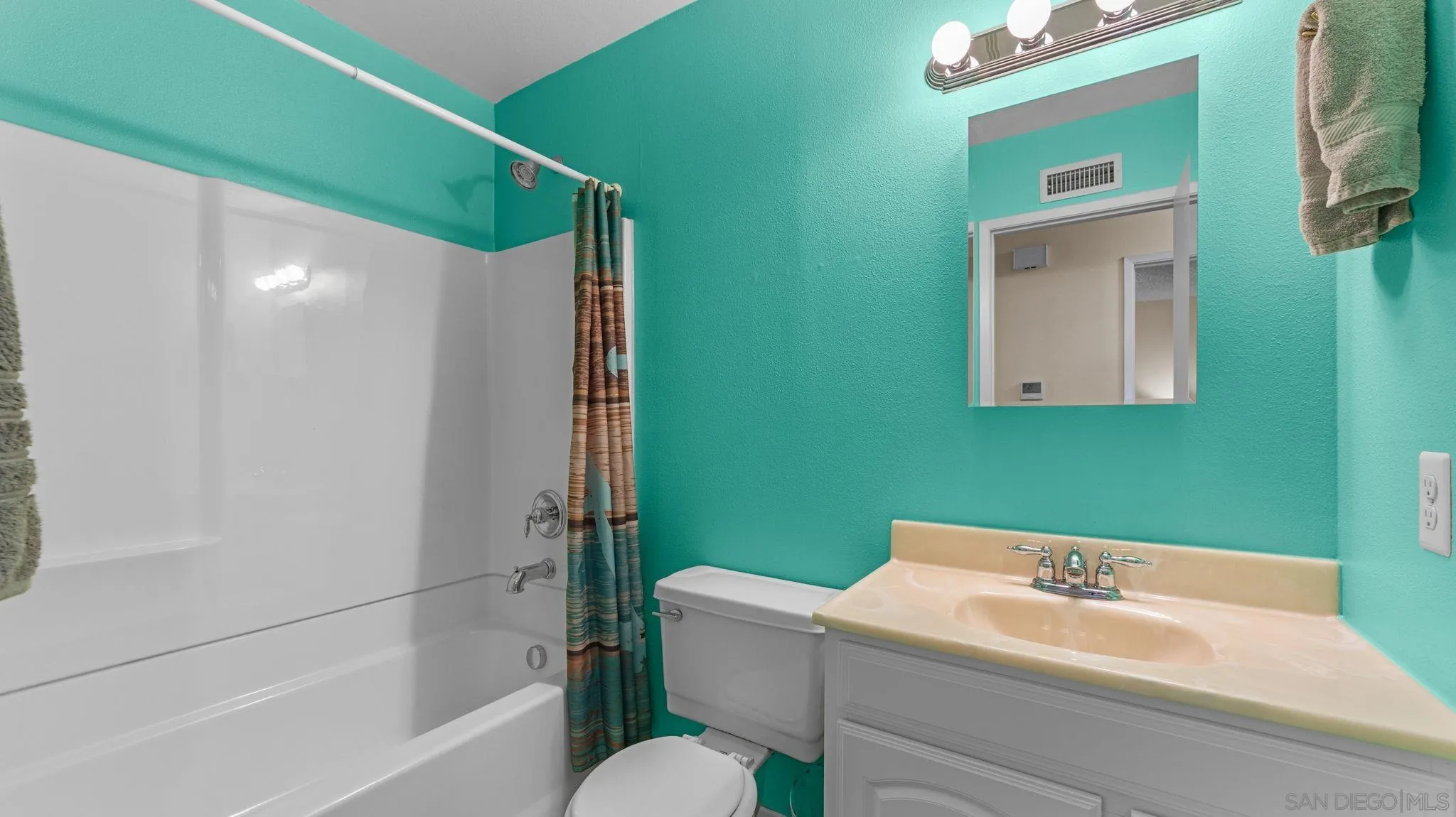 https://cdn.realtyfeed.com/cdn/127/260011572/d3eb6c49b722bff623ec8400db49ac04.webp