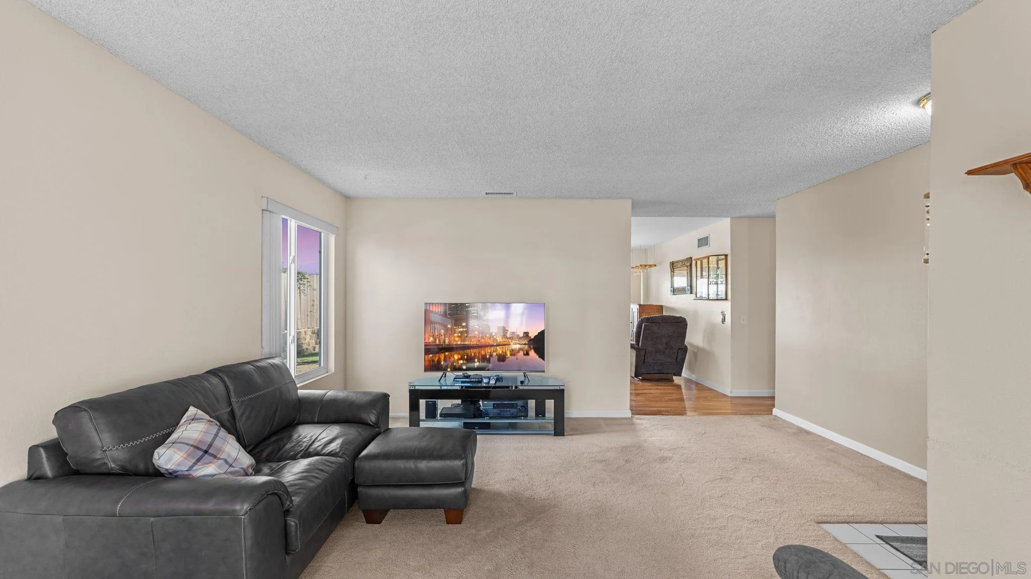 https://cdn.realtyfeed.com/cdn/127/260011572/f3d74378f6a9bfc02d007c790fe94be0.webp