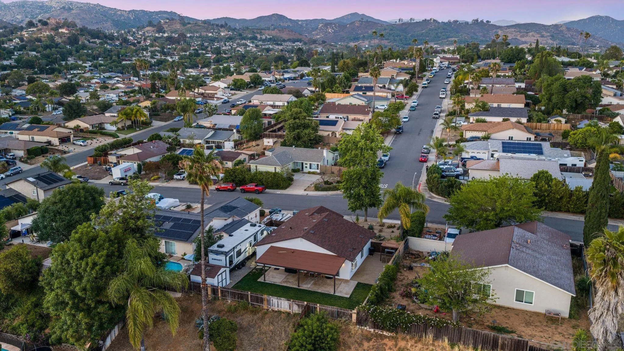 https://cdn.realtyfeed.com/cdn/127/260011572/f894aebc25b95f5198f6c39cd1a51016.webp