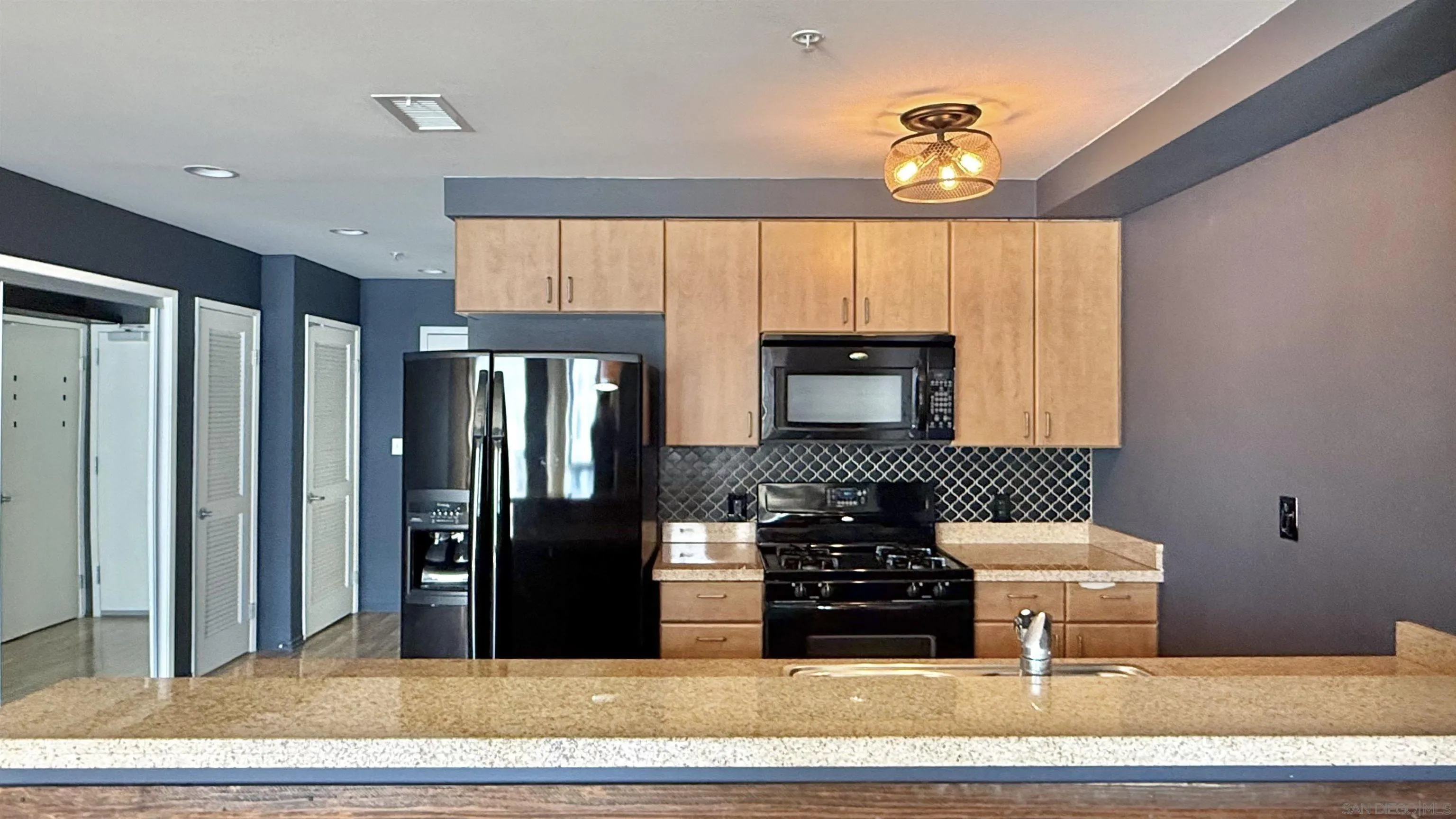 Photo #6: 260011575 Listing: Photo #6