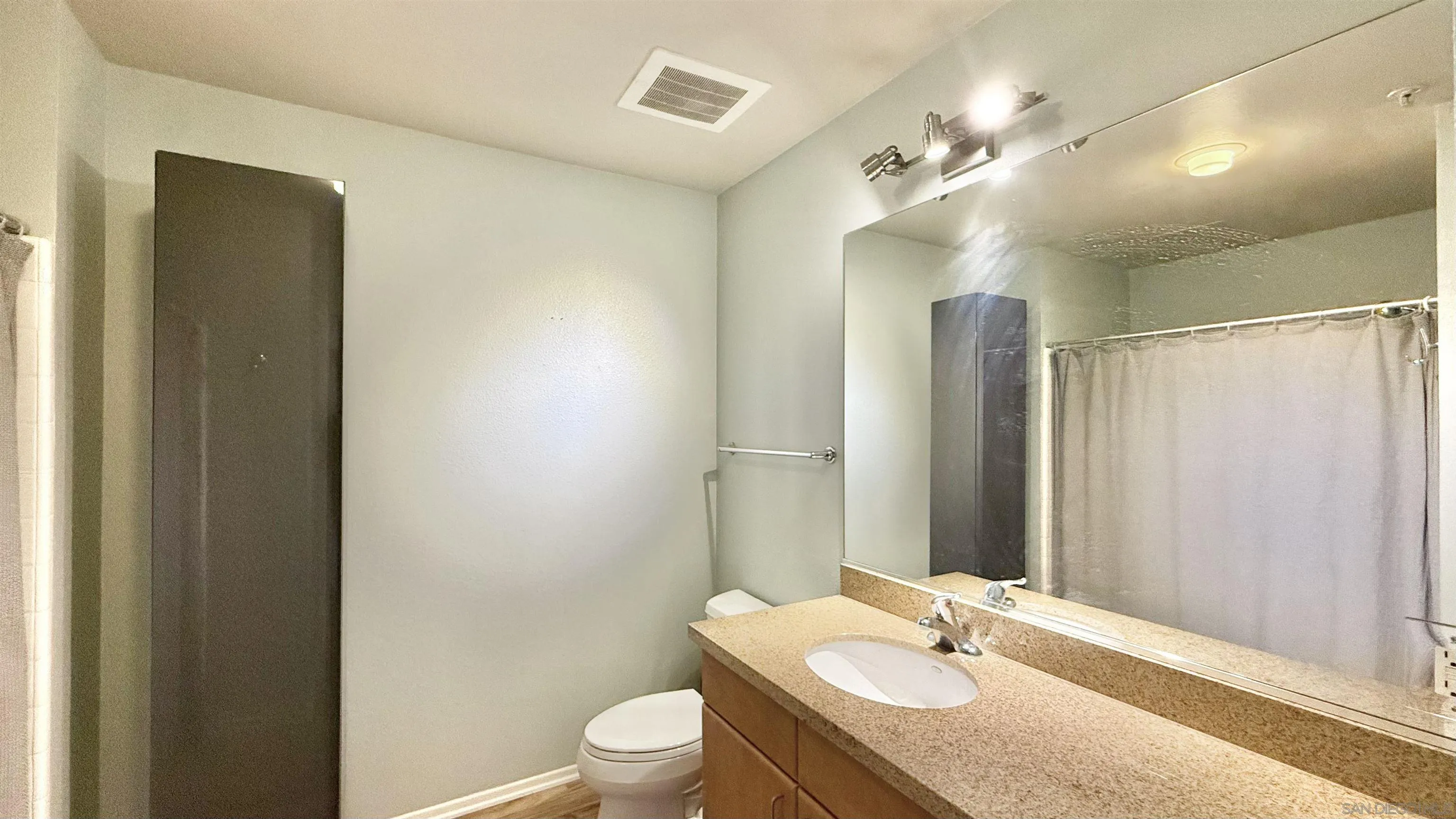 Photo #14: 260011575 Listing: Photo #14