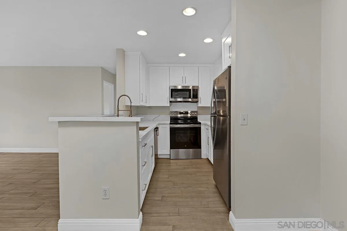 Photo #11: 260011576 Listing: Photo #11
