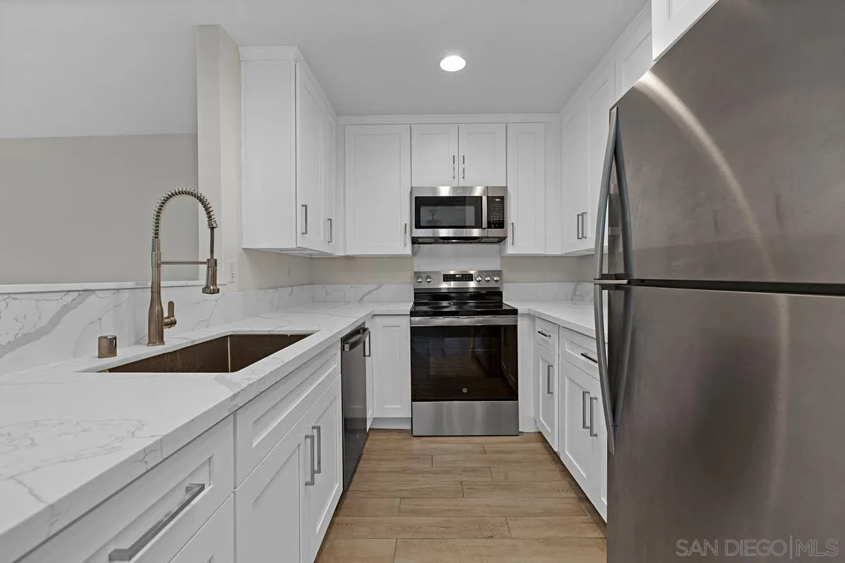 Photo #12: 260011576 Listing: Photo #12