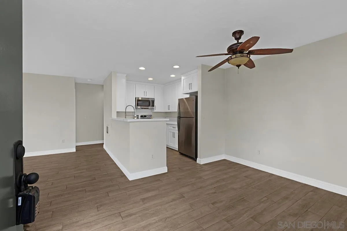 Photo #5: 260011576 Listing: Photo #5