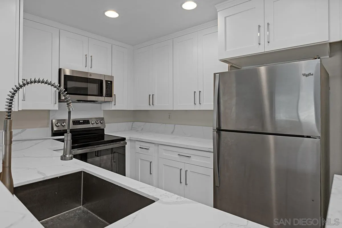 Photo #17: 260011576 Listing: Photo #17