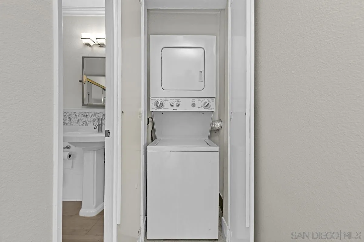 Photo #23: 260011576 Listing: Photo #23