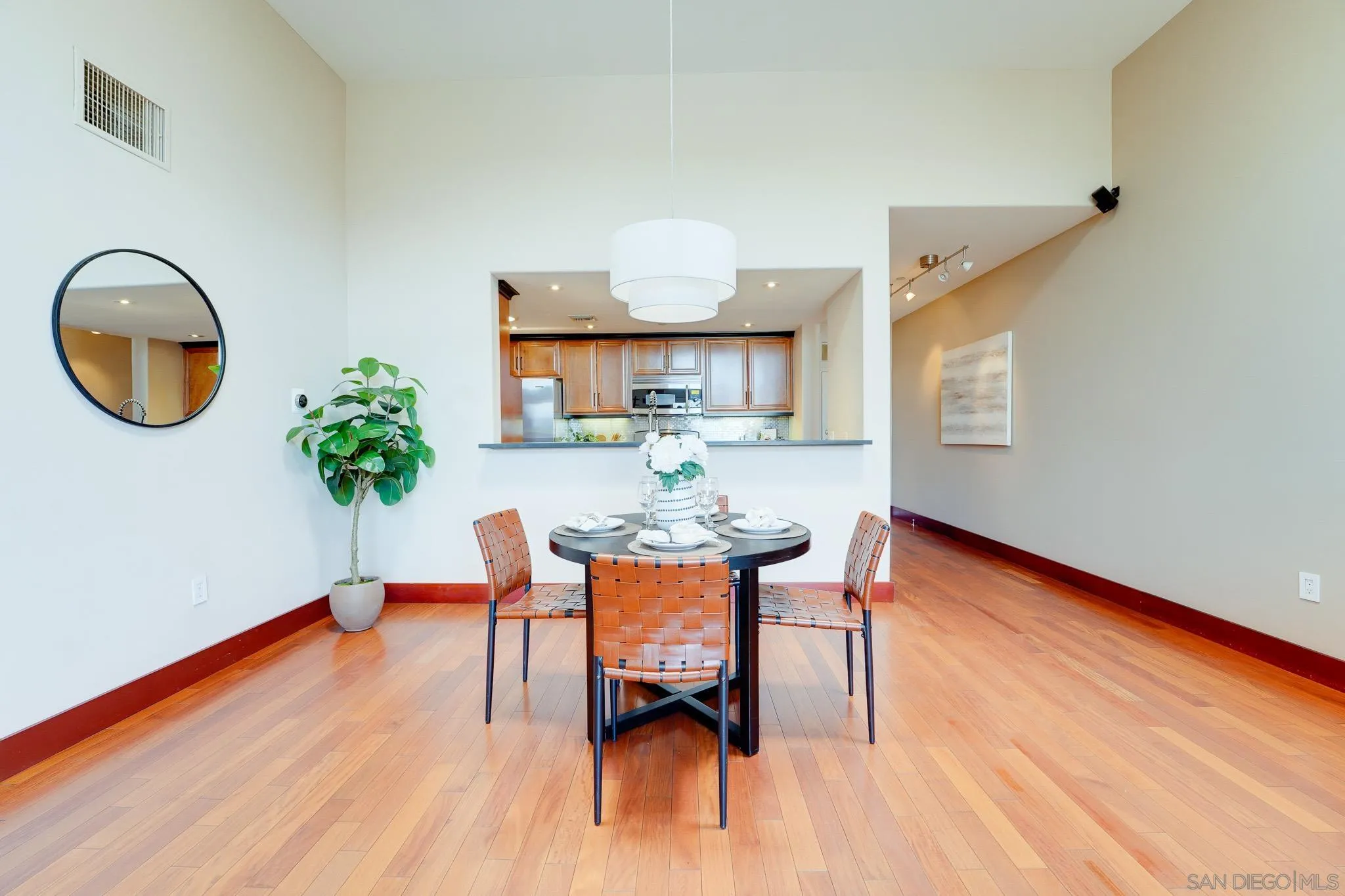 Photo #12: 260011580 Listing: Photo #12