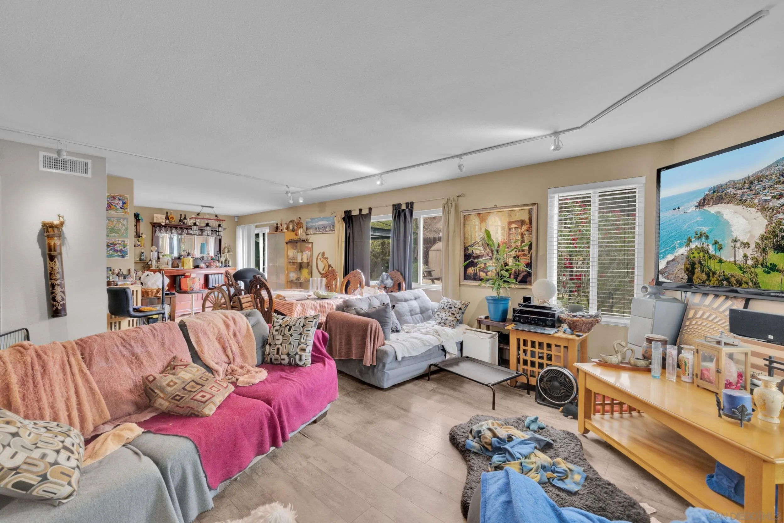 https://cdn.realtyfeed.com/cdn/127/260011585/2867f3f6c8e7a359b18962bca2d243db.webp