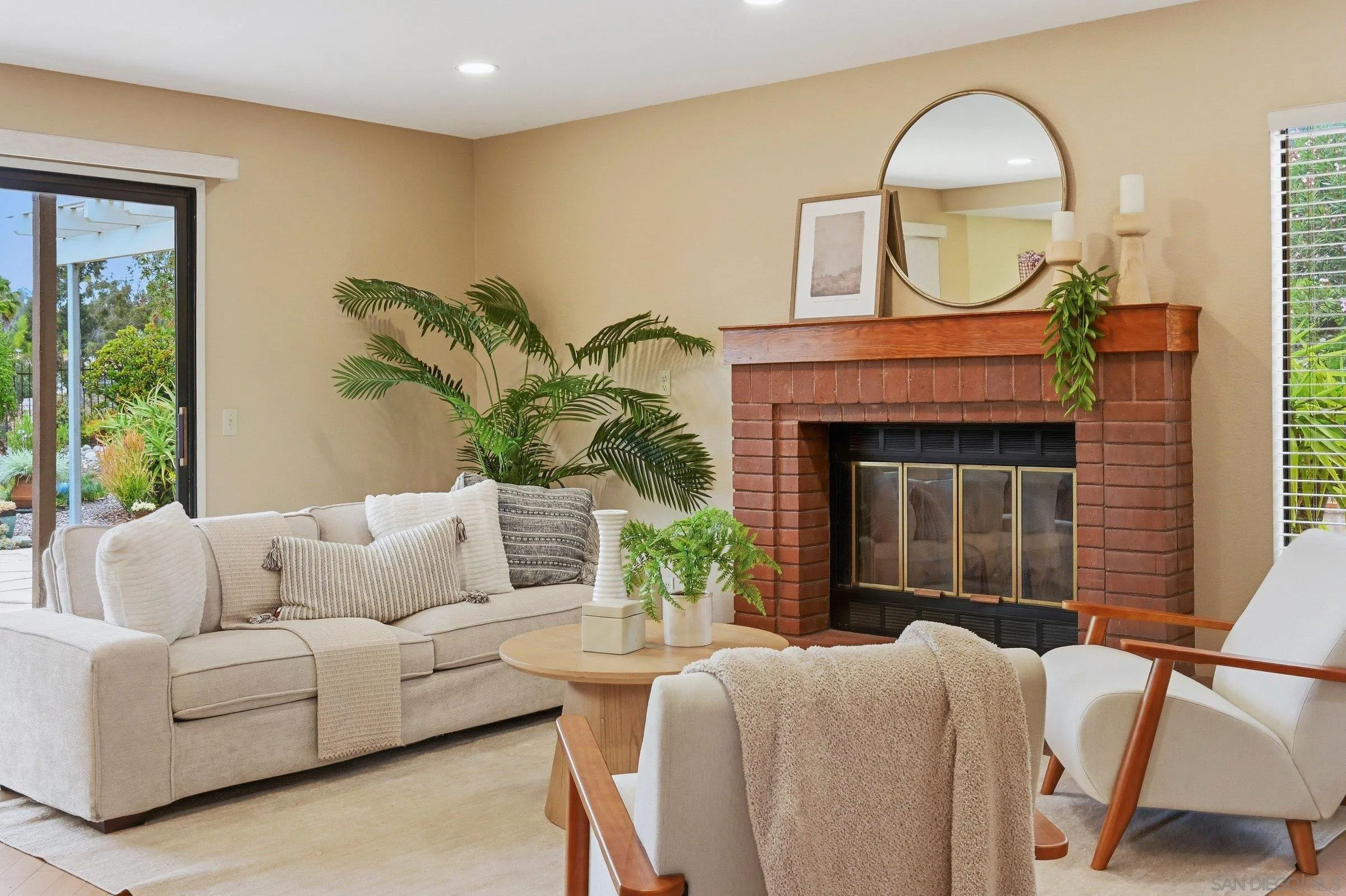https://cdn.realtyfeed.com/cdn/127/260011587/1300f19ef837c3c8f89b816cb68e56e3.webp