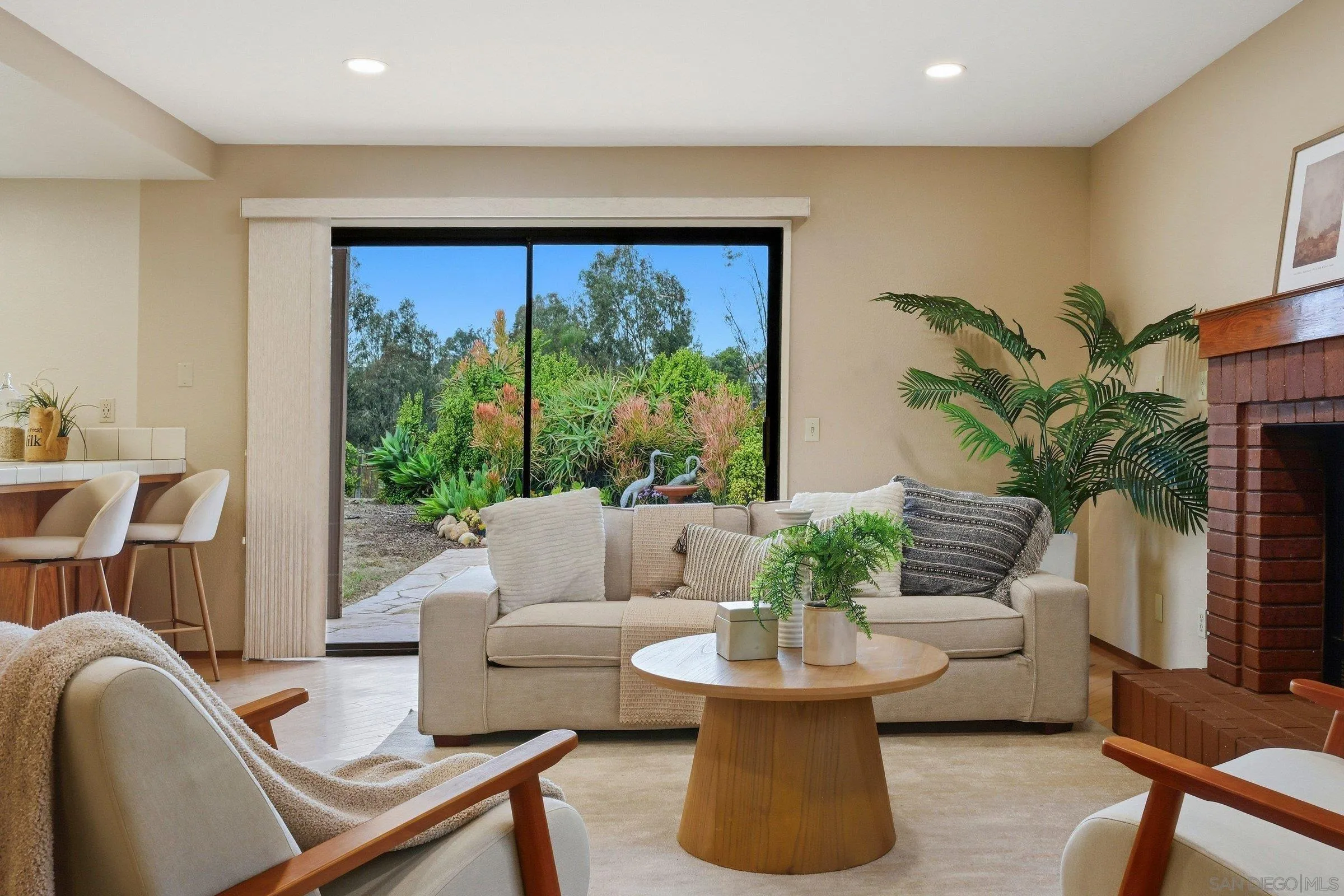 https://cdn.realtyfeed.com/cdn/127/260011587/b7e9041949326c19a3b4ae3027742f53.webp