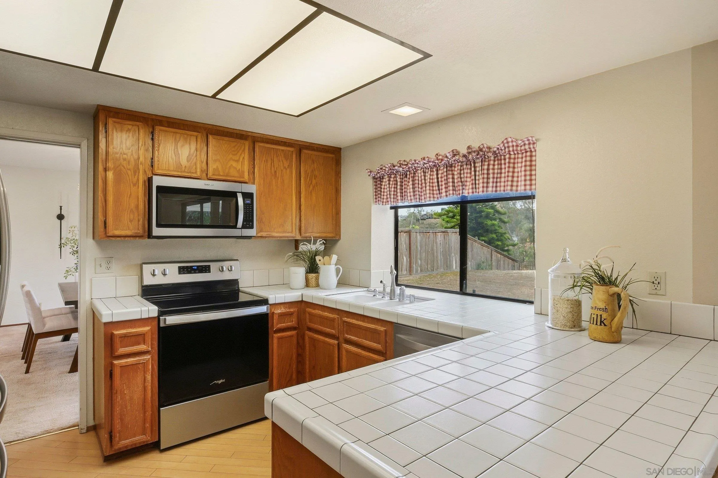 https://cdn.realtyfeed.com/cdn/127/260011587/f4f1ad302ec710d4864a73fdfb742130.webp