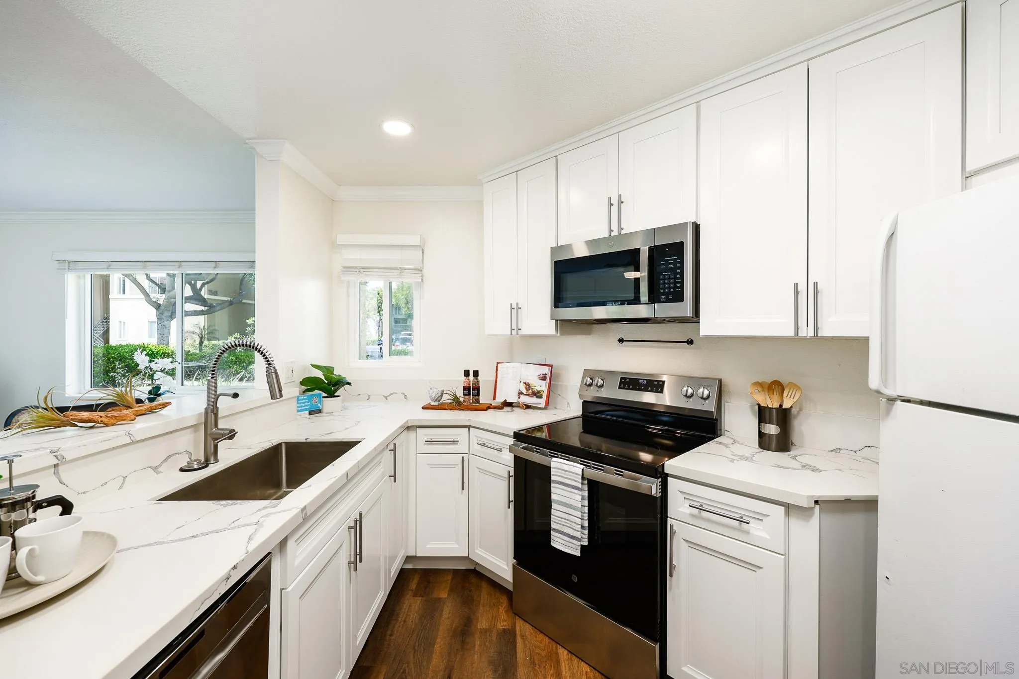 Photo #2: 260011589 Listing: Photo #2