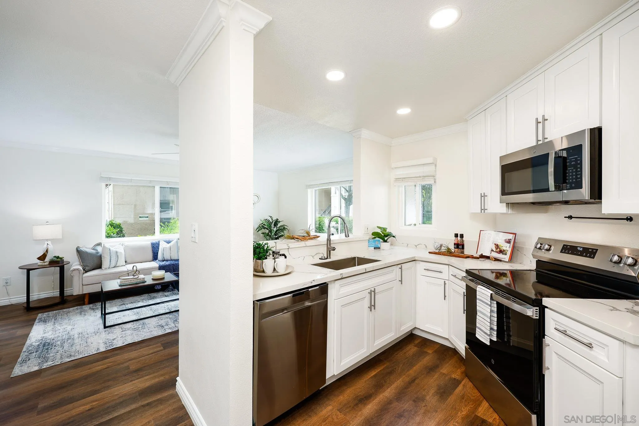 Photo #1: 260011589 Listing: Photo #1