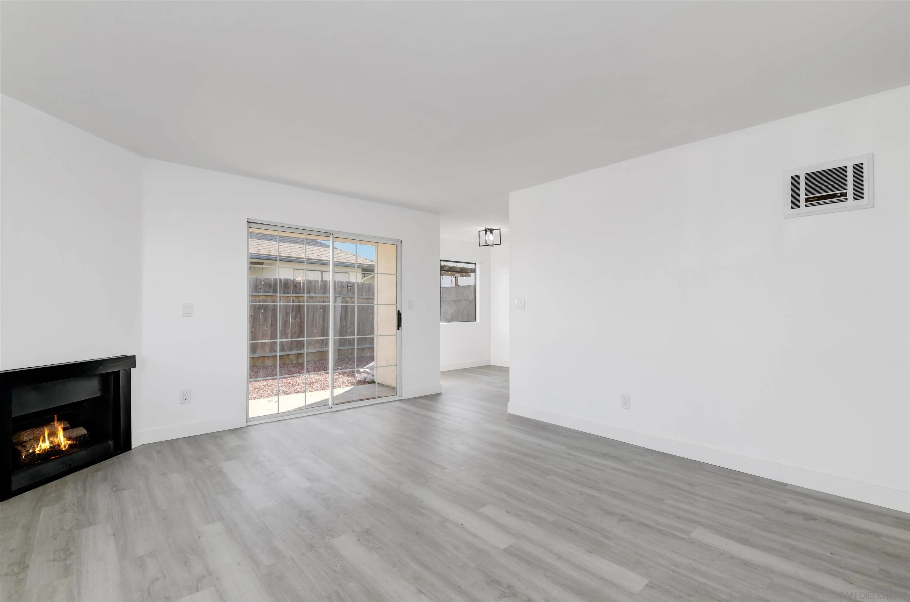 Photo #2: 260011590 Listing: Photo #2