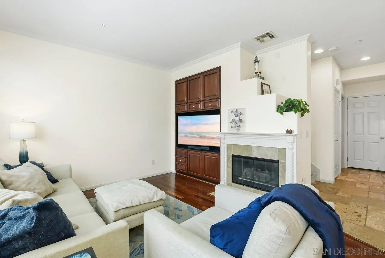 Photo #4: 260011591 Listing: Photo #4