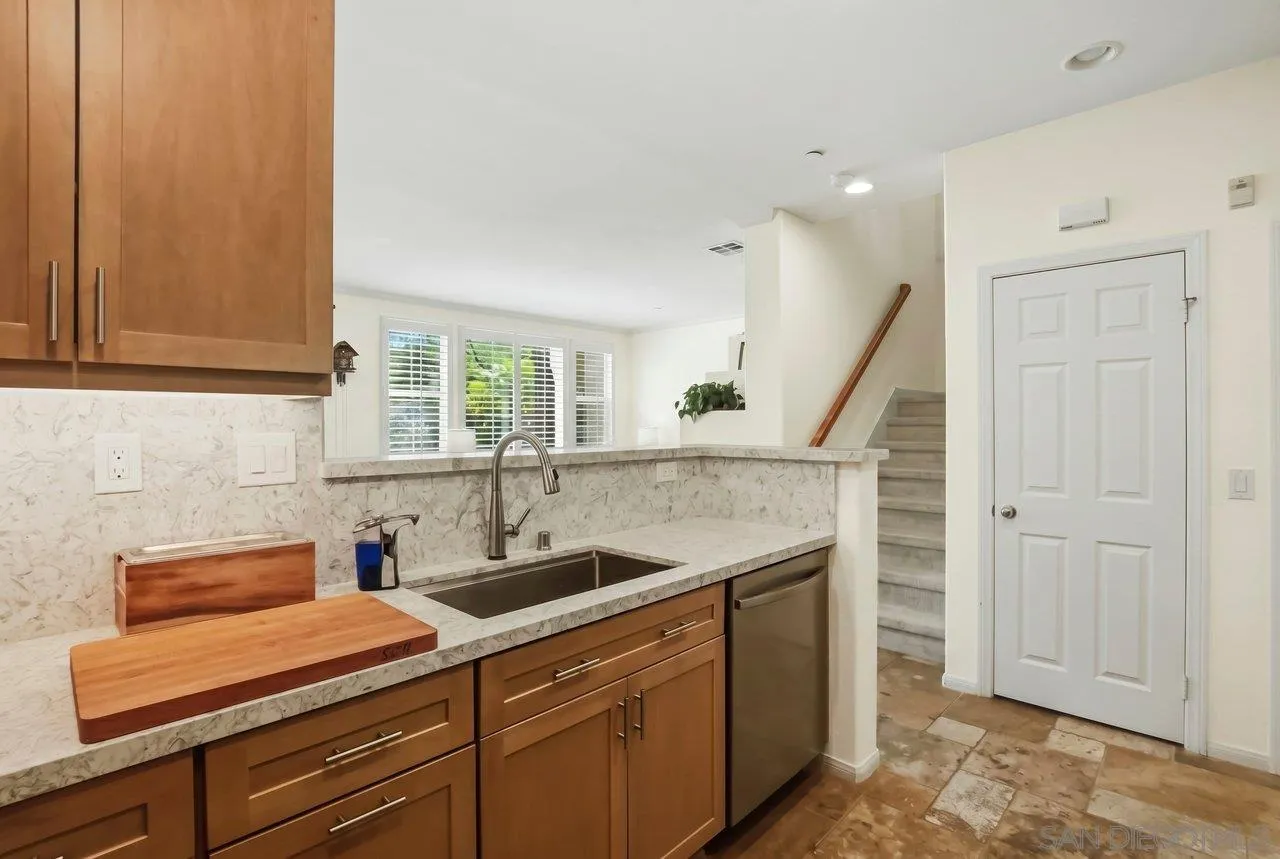 Photo #9: 260011591 Listing: Photo #9