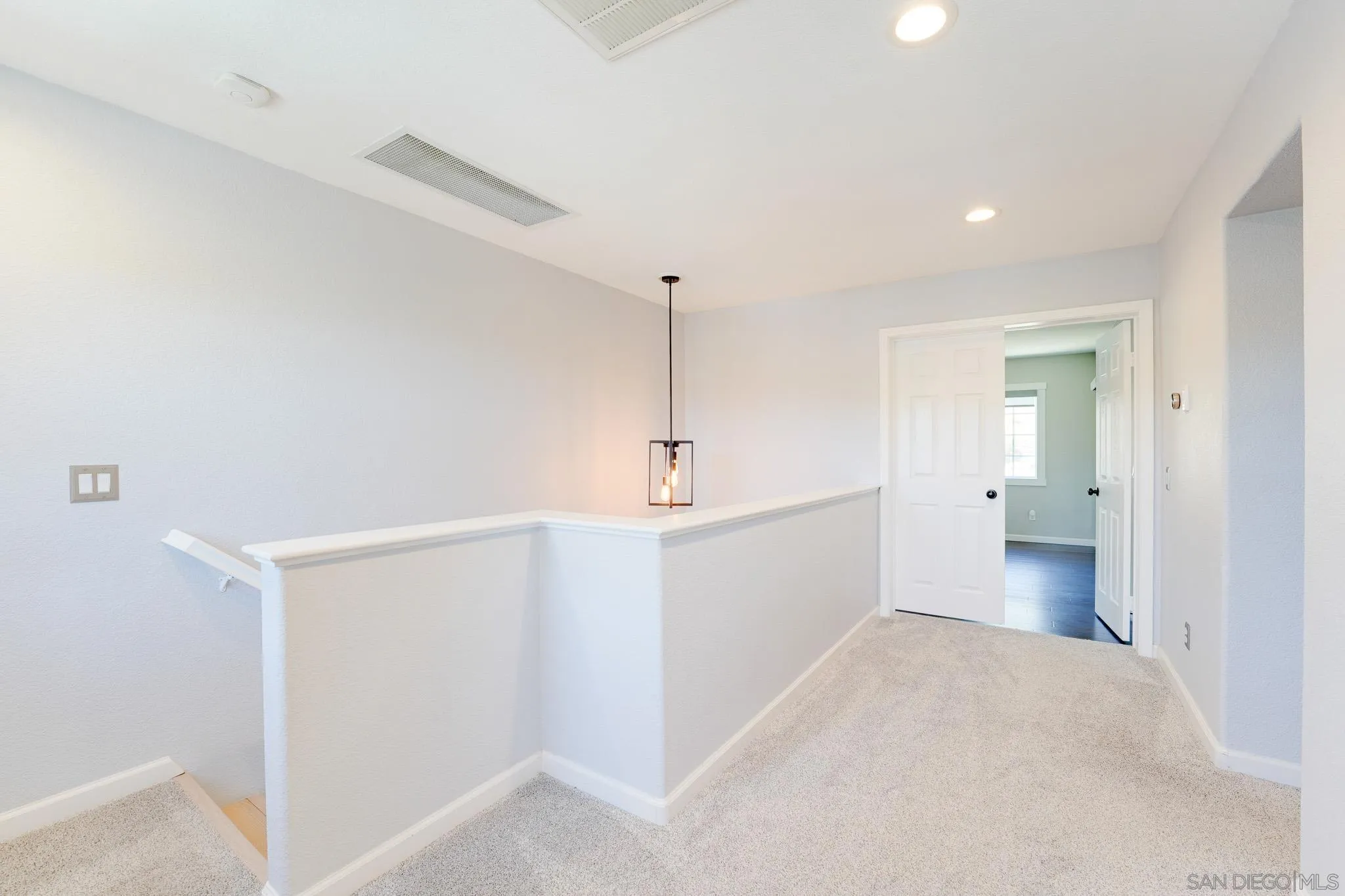 https://cdn.realtyfeed.com/cdn/127/260011592/1d1e993b9e33b7a262e6996a4d0eb68b.webp