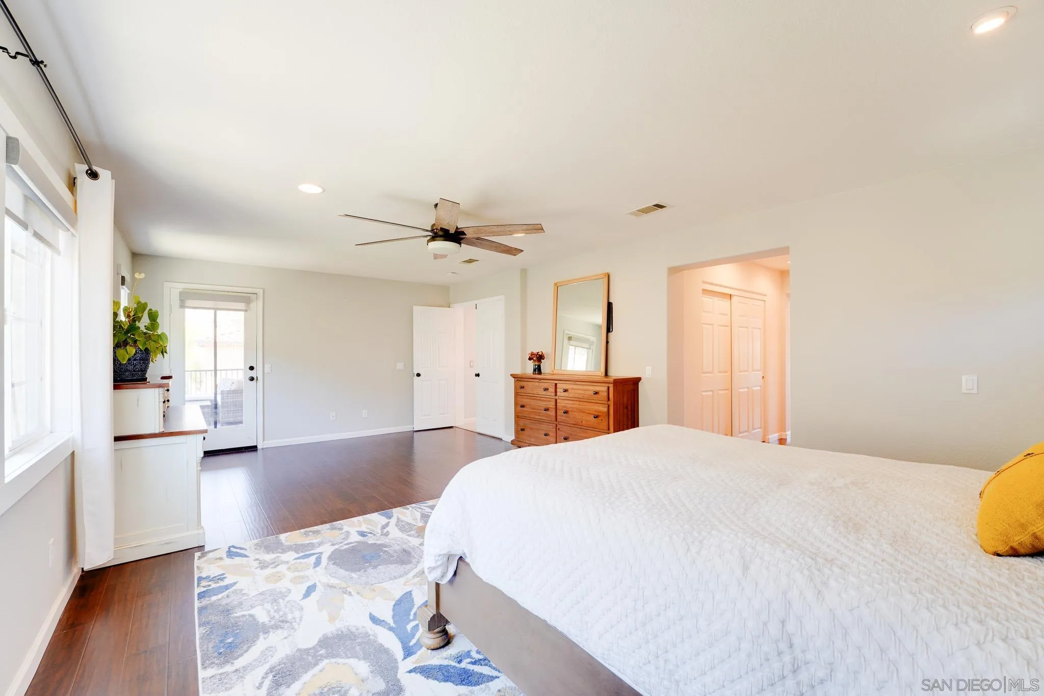 https://cdn.realtyfeed.com/cdn/127/260011592/213238dc62e973eb3c265667d73acd3e.webp