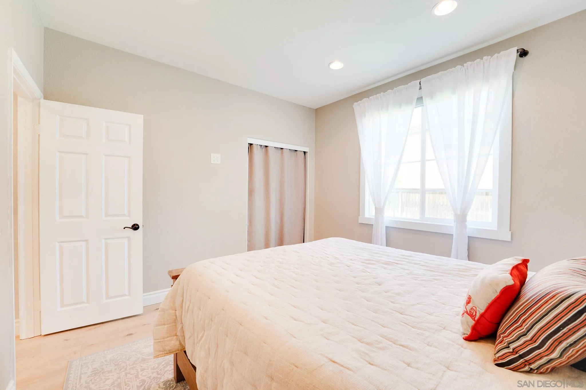 https://cdn.realtyfeed.com/cdn/127/260011592/41e64c28d4ab2ec2cc9fd254d3a2bd93.webp