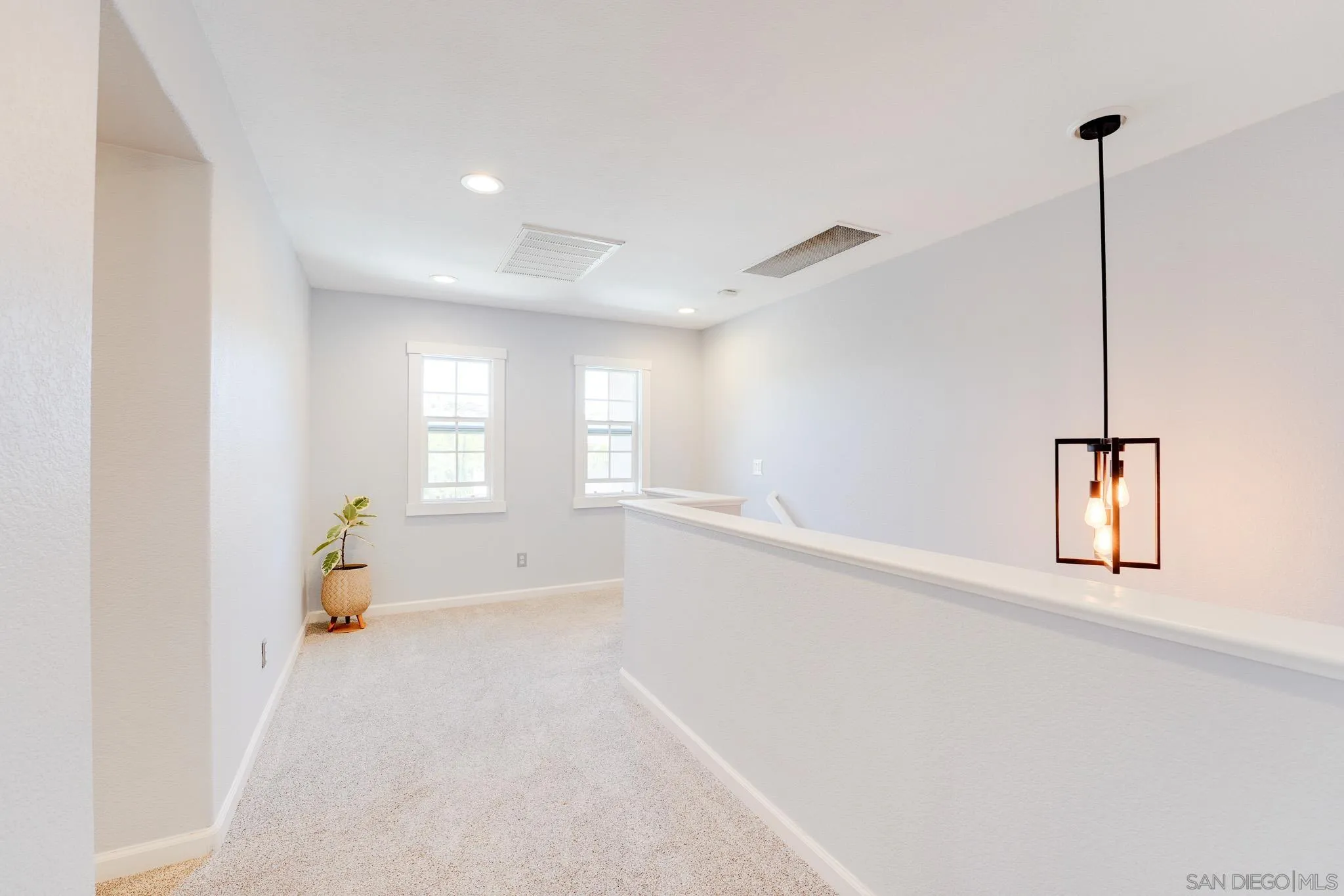 https://cdn.realtyfeed.com/cdn/127/260011592/5e50981ef6a2f3d8e4aa7d27e9d39139.webp