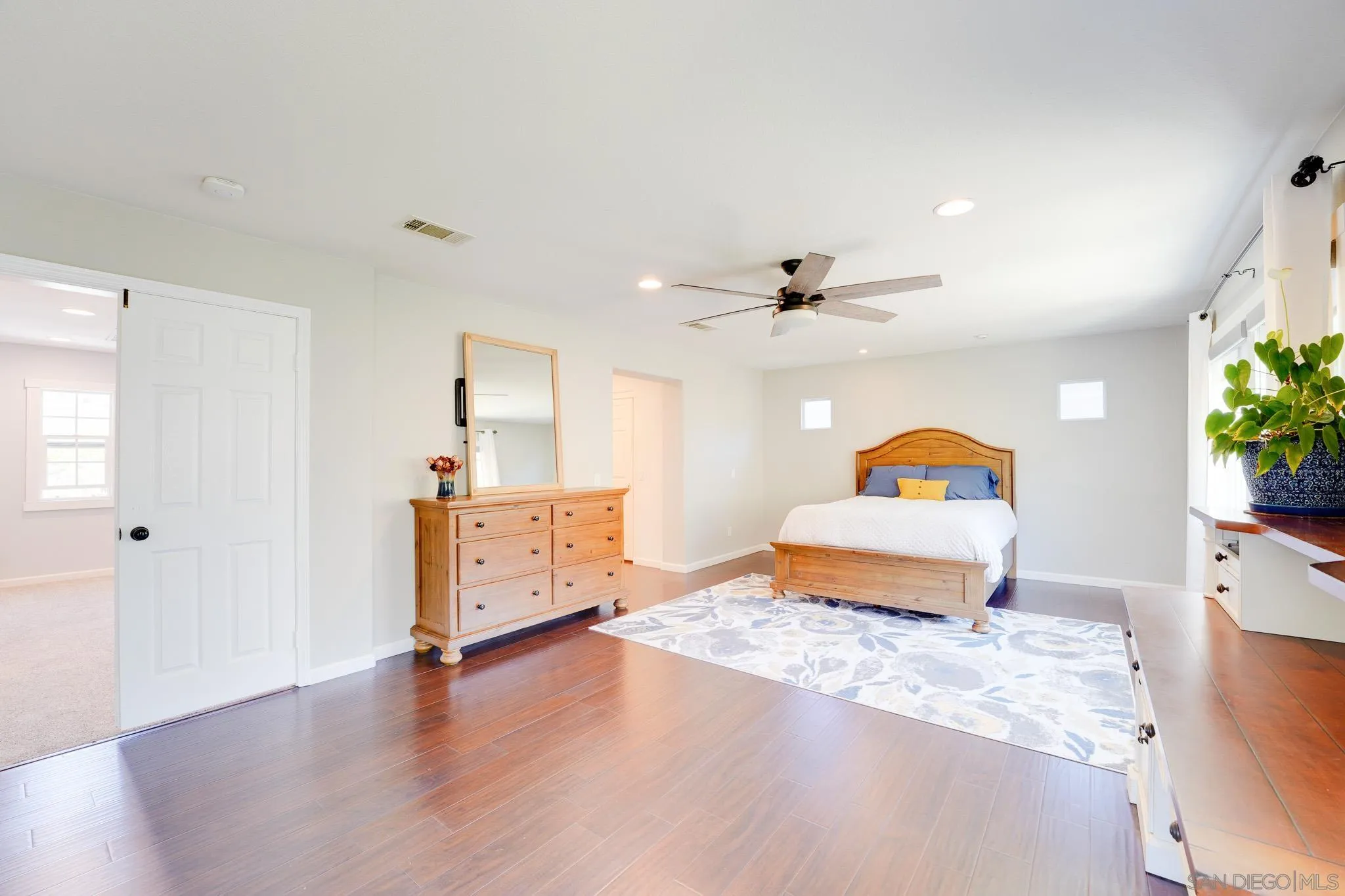 https://cdn.realtyfeed.com/cdn/127/260011592/977c2bd1784b6daea3d3db2a45ad21a5.webp