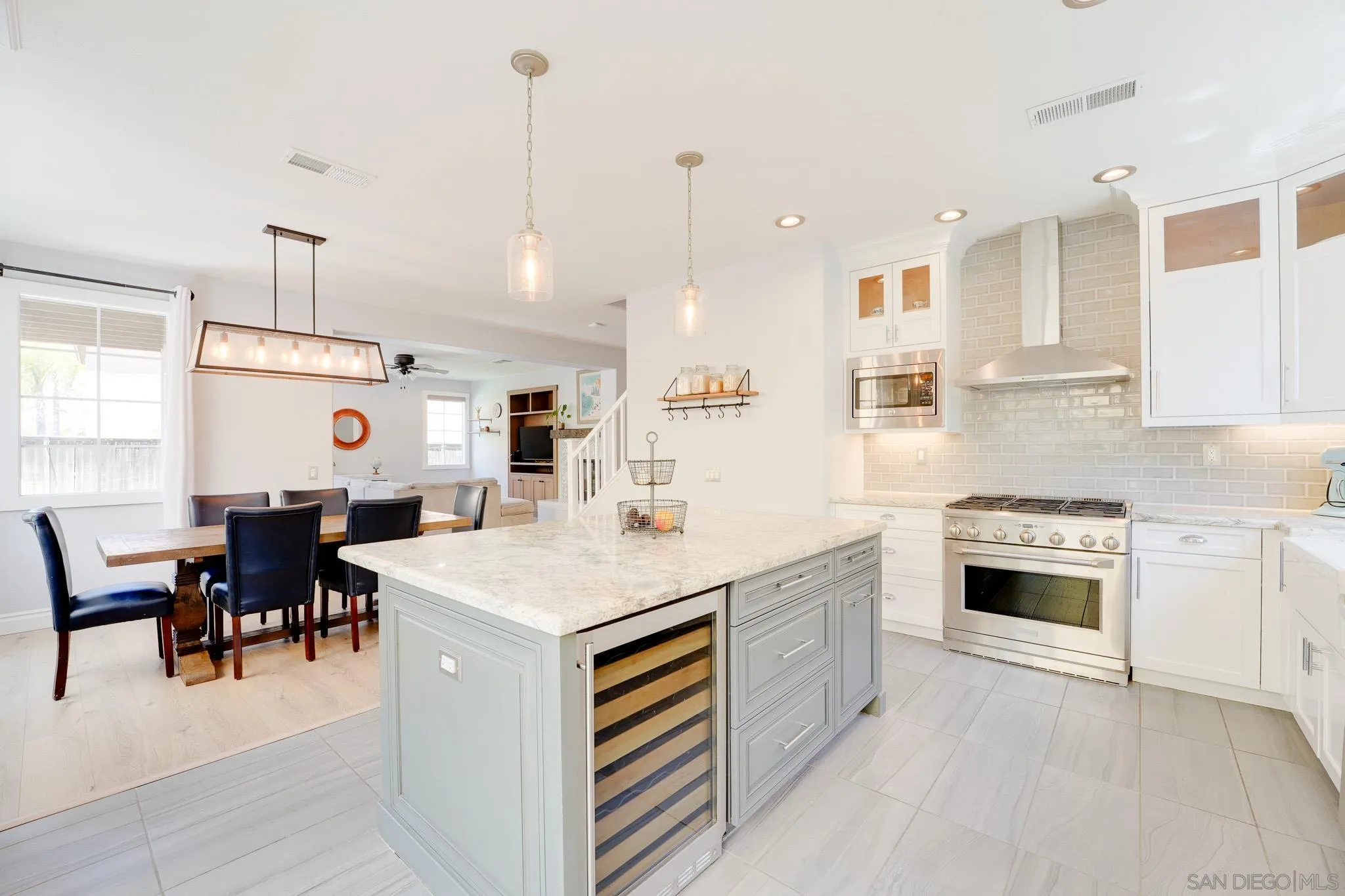 https://cdn.realtyfeed.com/cdn/127/260011592/b3a9359968ea66eaa42332bdeea71988.webp