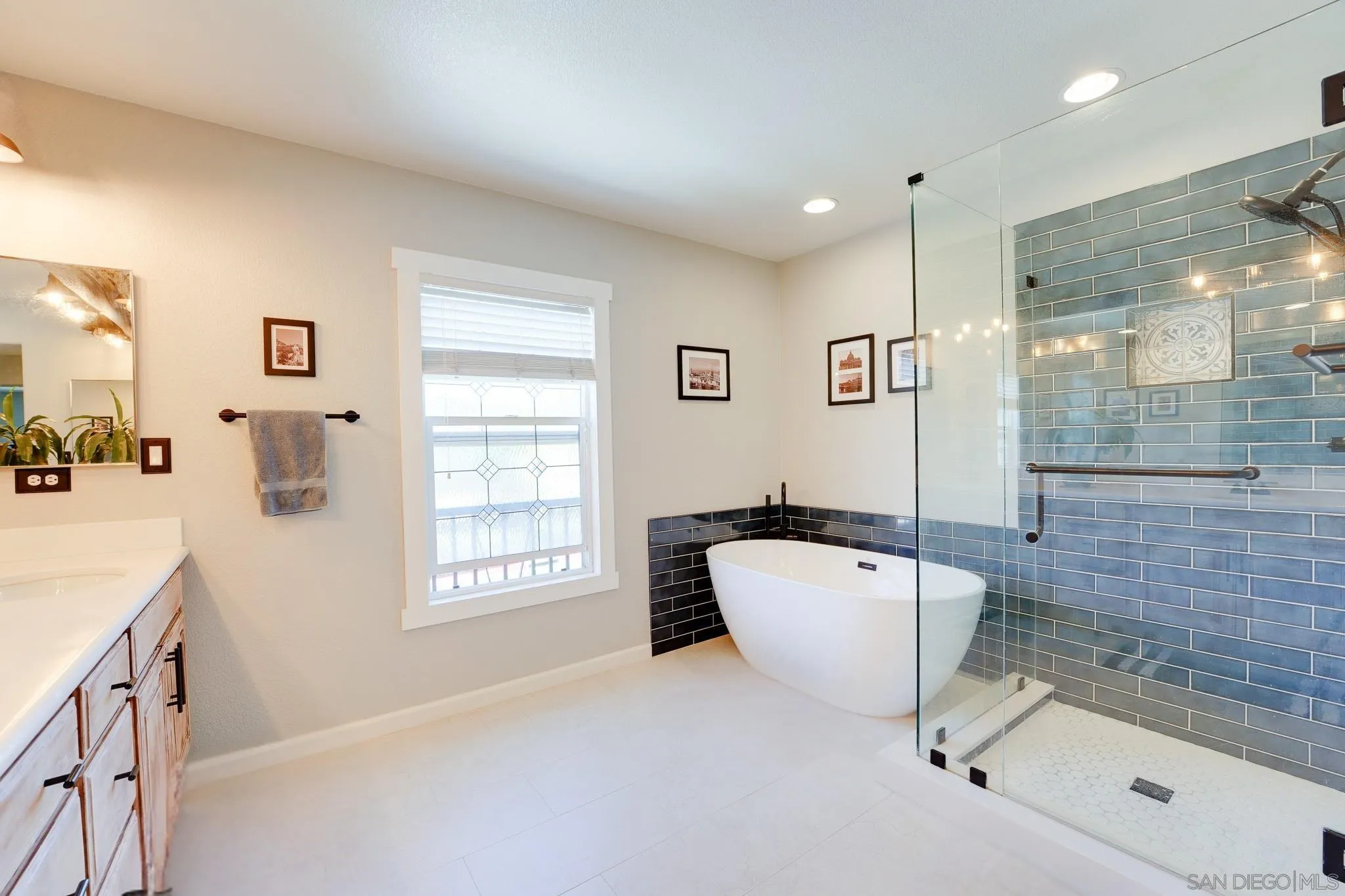 https://cdn.realtyfeed.com/cdn/127/260011592/fc6b700949f14dfee6bc0c18ecbc92fa.webp