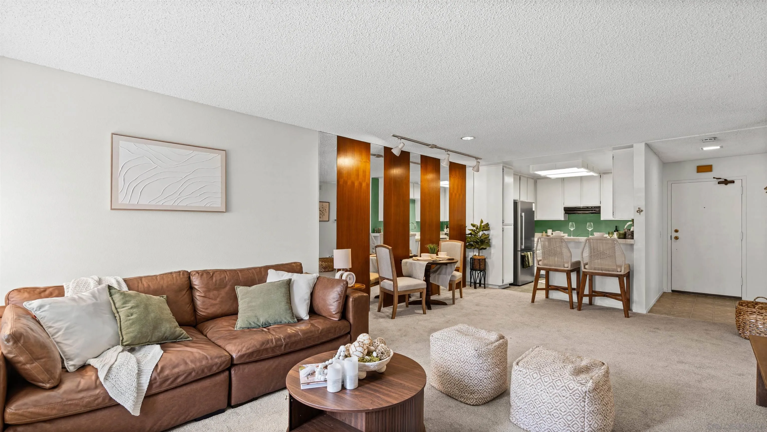 Photo #2: 260011597 Listing: Photo #2