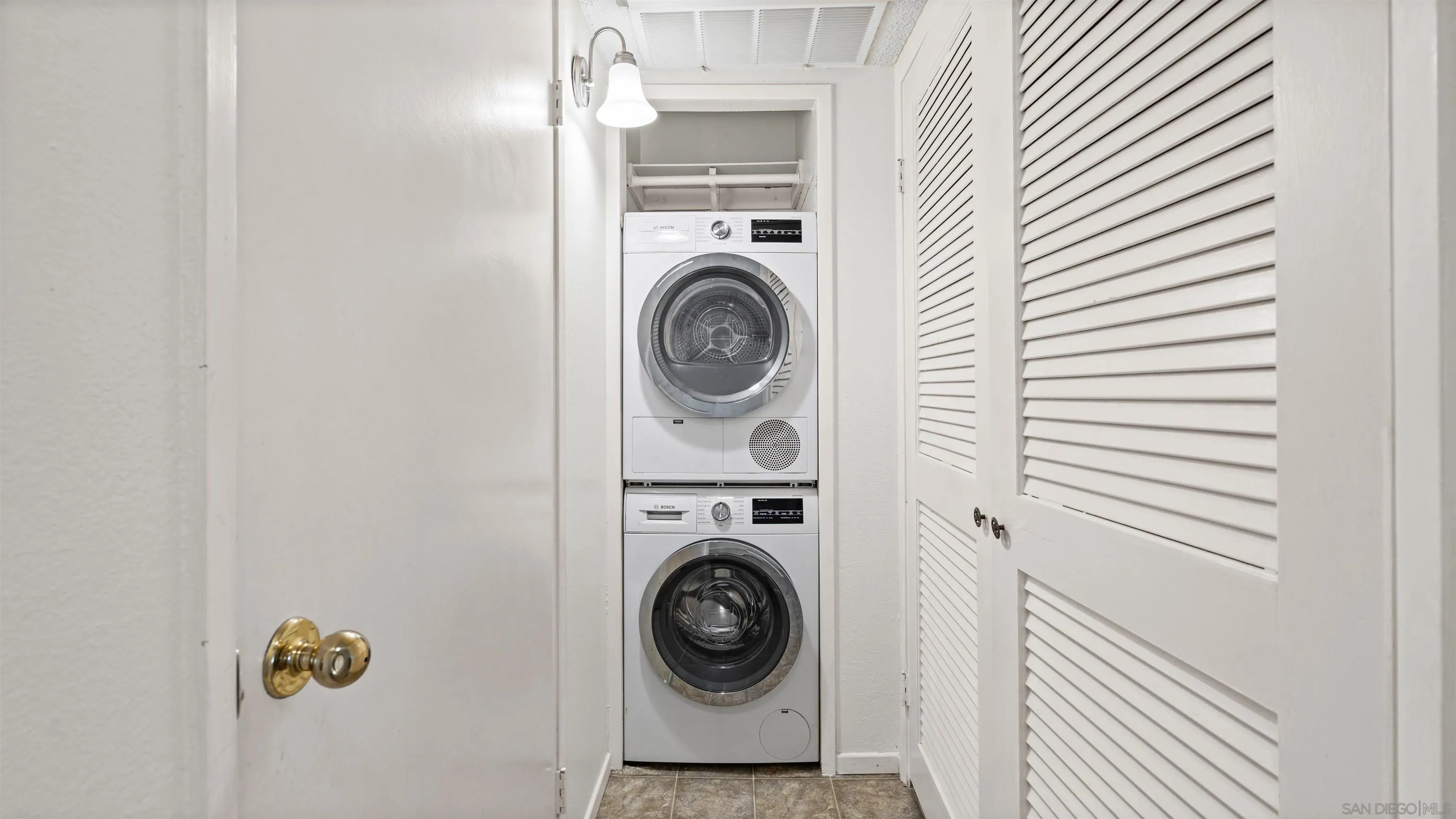 Photo #5: 260011597 Listing: Photo #5