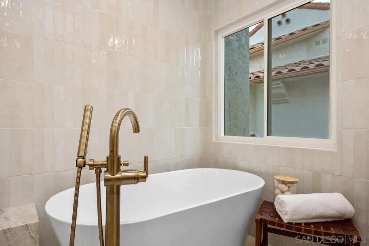 https://cdn.realtyfeed.com/cdn/127/260011598/851bf15dc9bb2fe0e08f93fbfdab45af.webp