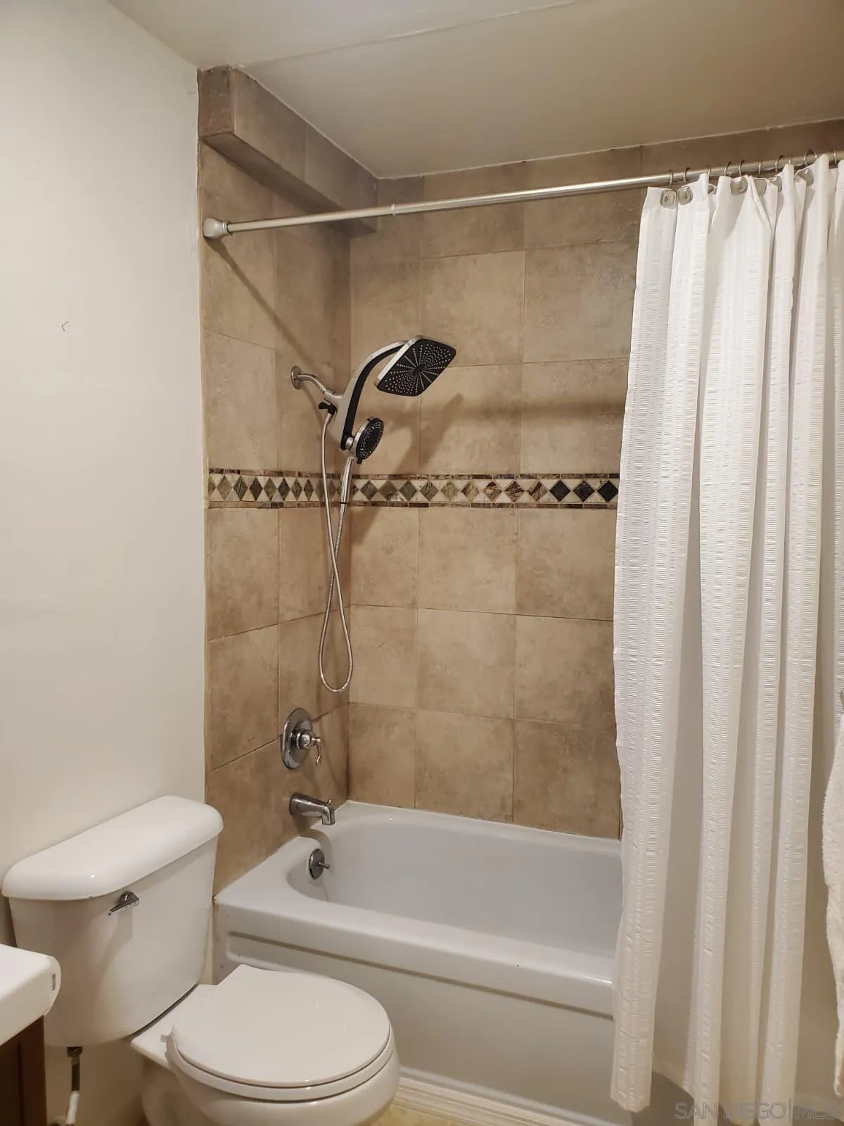 Photo #14: 260011599 Listing: Photo #14