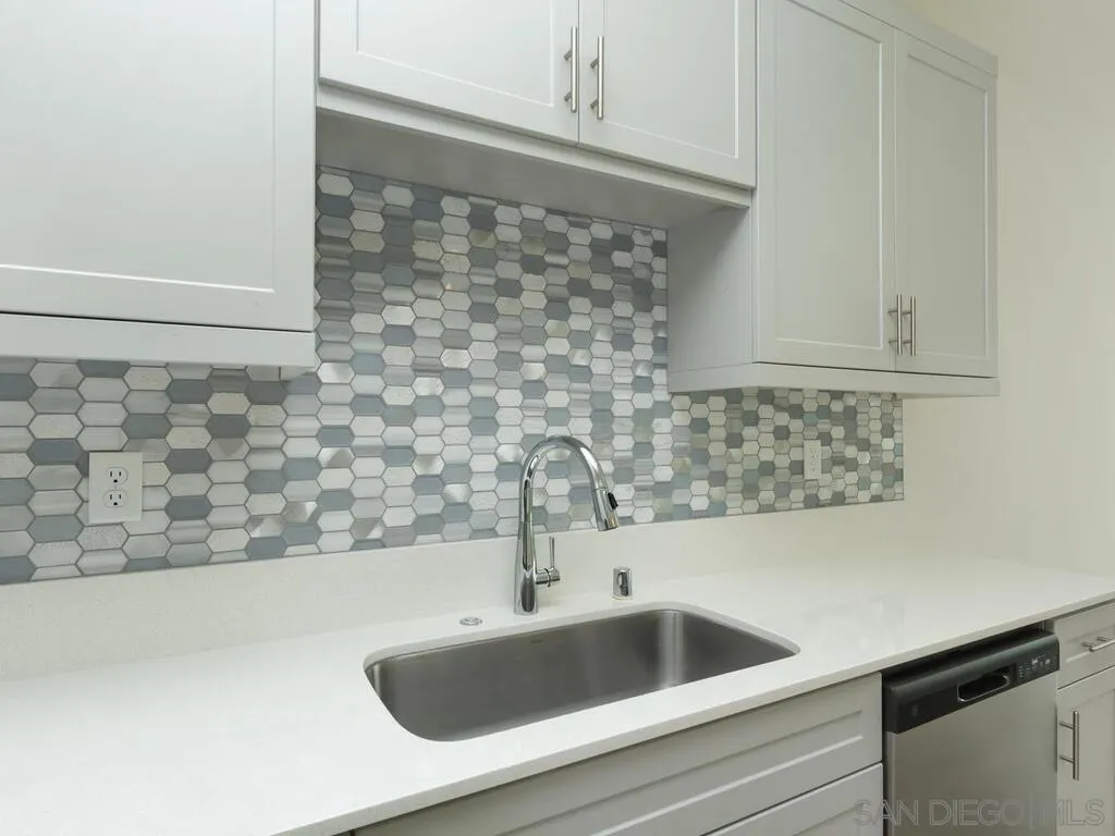 Photo #7: 2600116 Listing: Photo #7