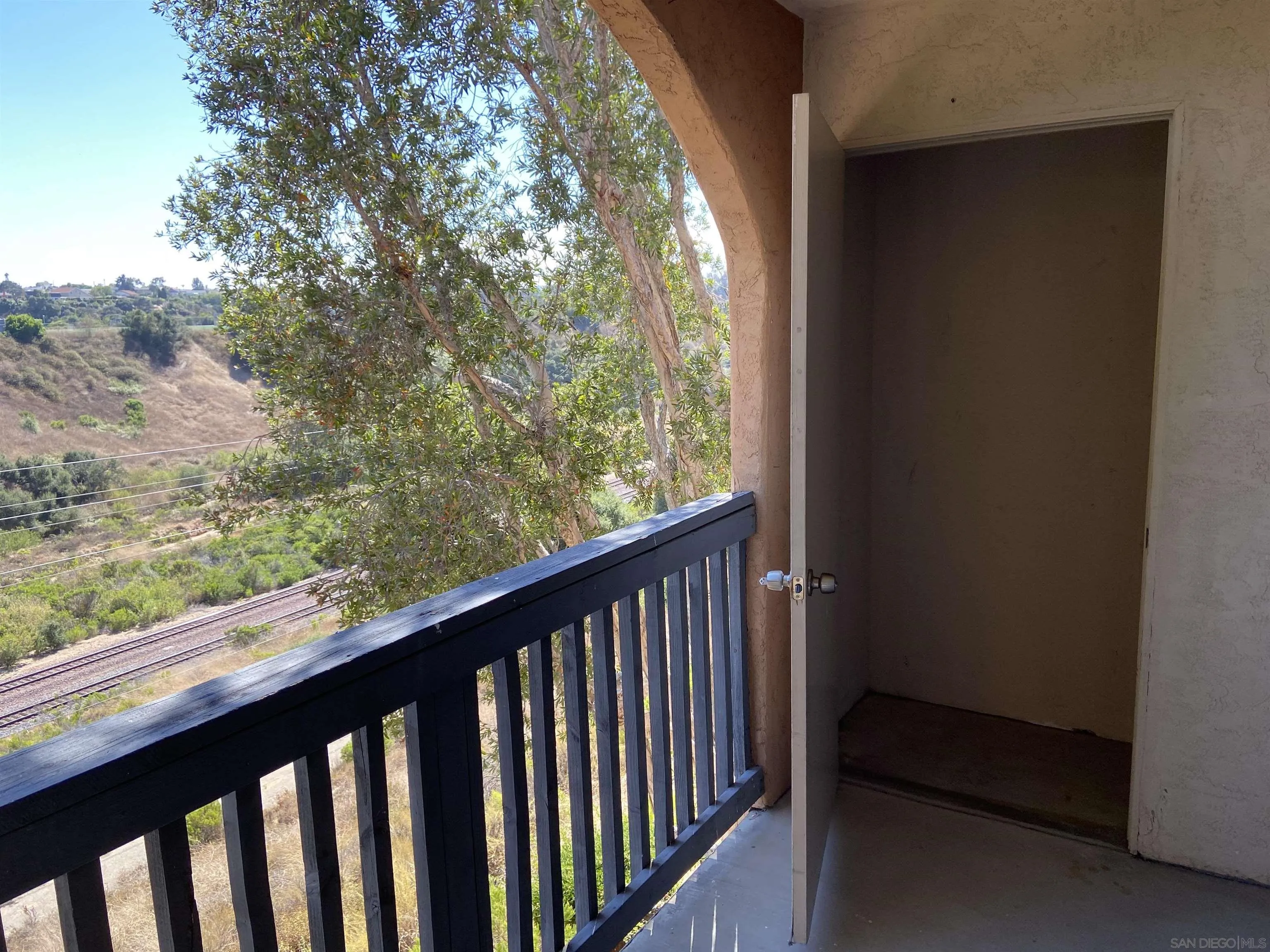 https://cdn.realtyfeed.com/cdn/127/260011602/30c283fbe76ab2f9a138c63dfdf8a6c6.webp
