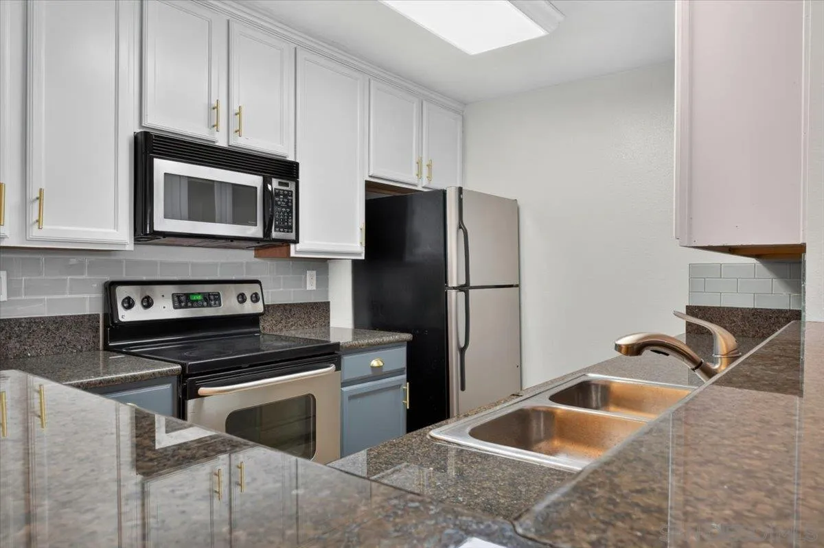Photo #13: 260011602 Listing: Photo #13