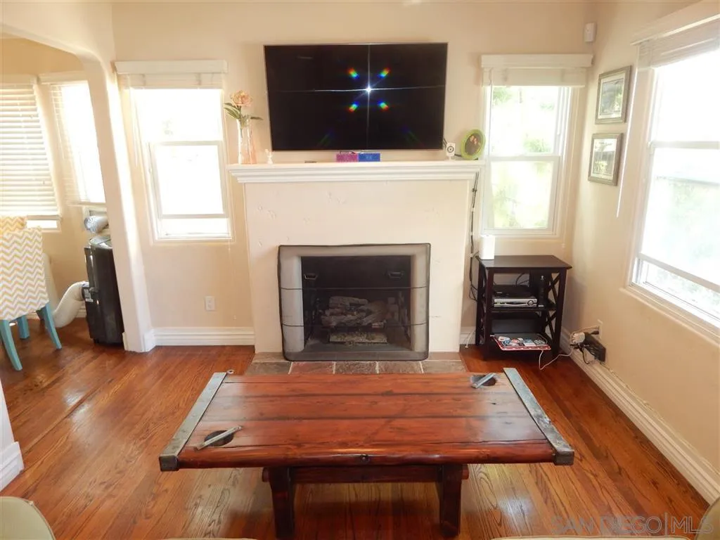 https://cdn.realtyfeed.com/cdn/127/260011603/e1c08faab47d97bac856543a2e645c43.webp