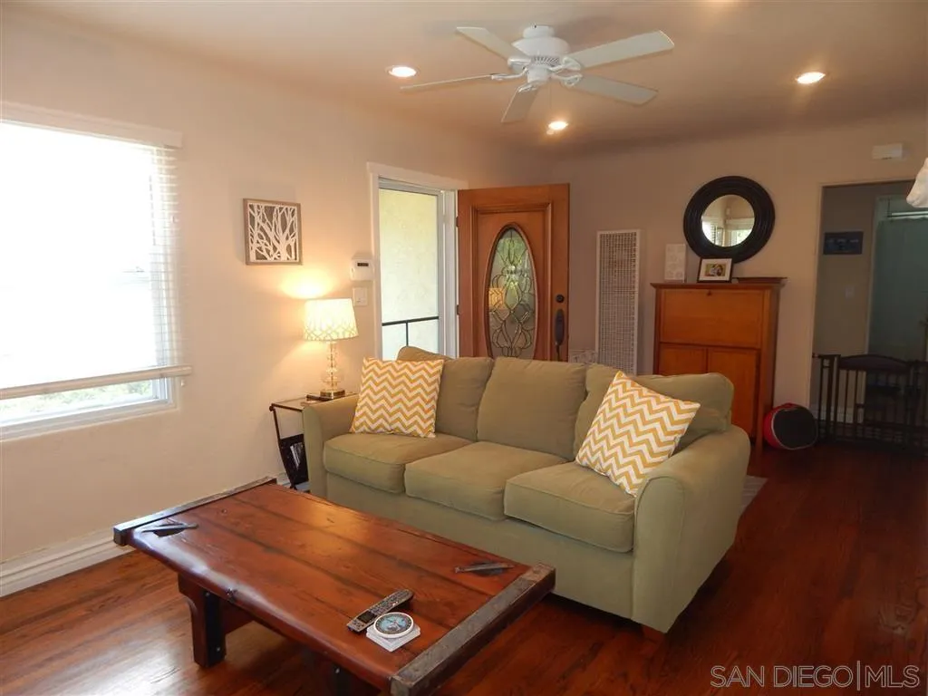 https://cdn.realtyfeed.com/cdn/127/260011603/fdc120a9914b4ce10b8e406e0c9b63ac.webp