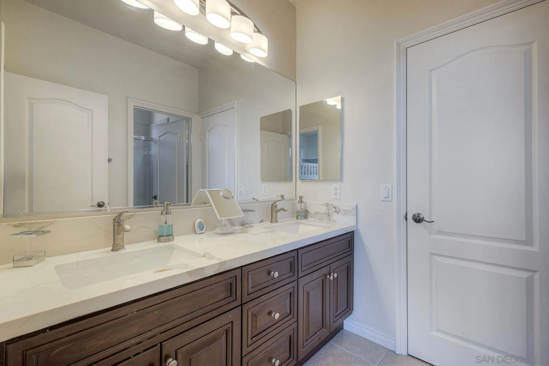 https://cdn.realtyfeed.com/cdn/127/260011605/1160e124e14ba74ff7a2057eb7591473.webp