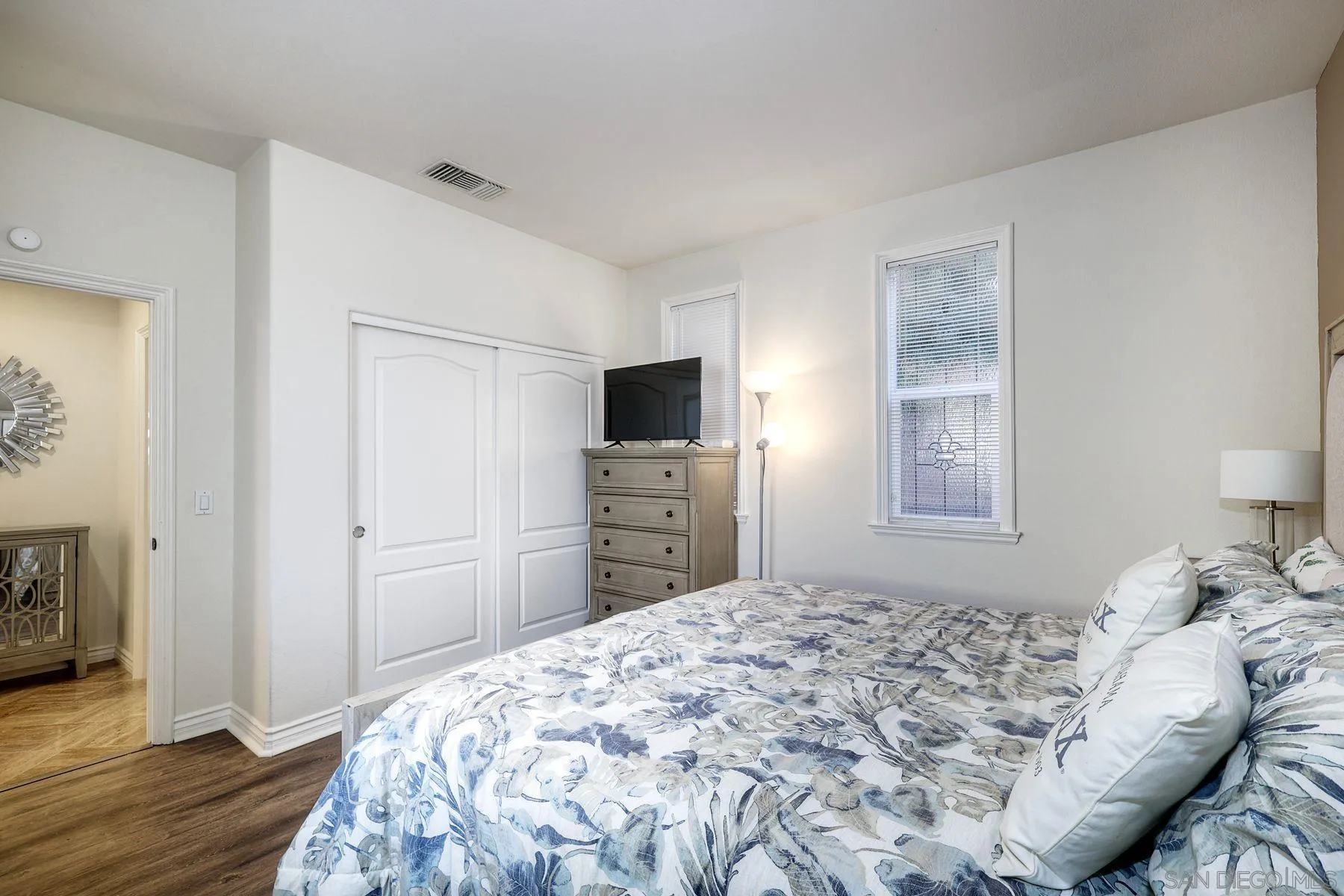 https://cdn.realtyfeed.com/cdn/127/260011605/4b56e11cdc5af748d2f3a8a48250fa51.webp
