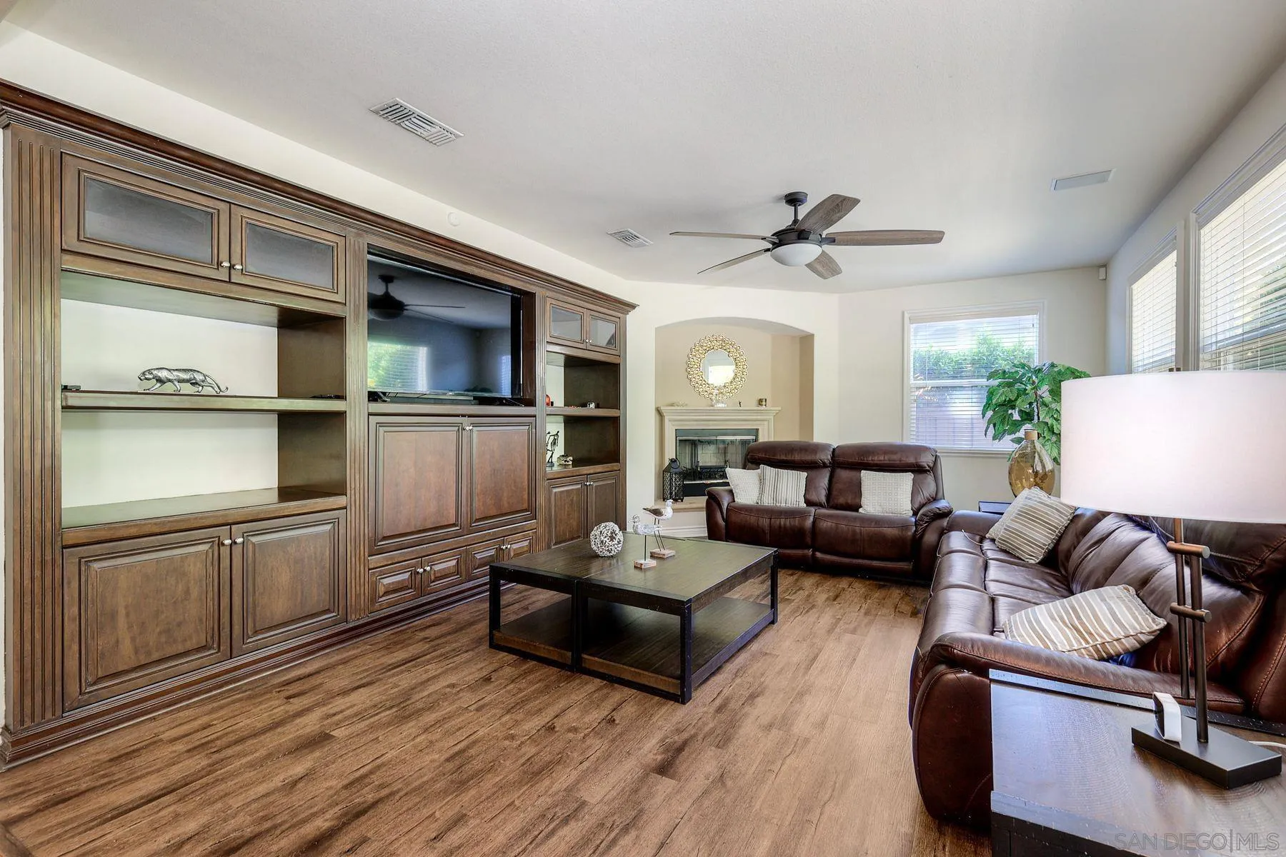 https://cdn.realtyfeed.com/cdn/127/260011605/e6ff8c1d35ce1bff3b7ff0256ae2781f.webp