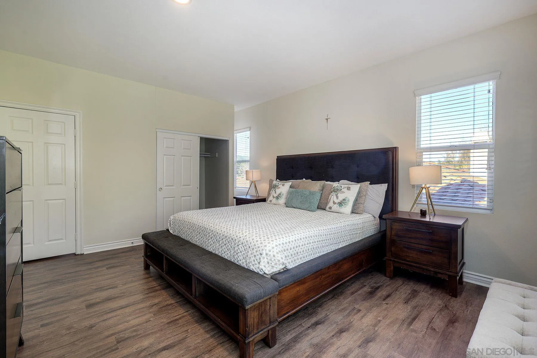 https://cdn.realtyfeed.com/cdn/127/260011605/f3ad60624dfec71d81677e00c014431c.webp