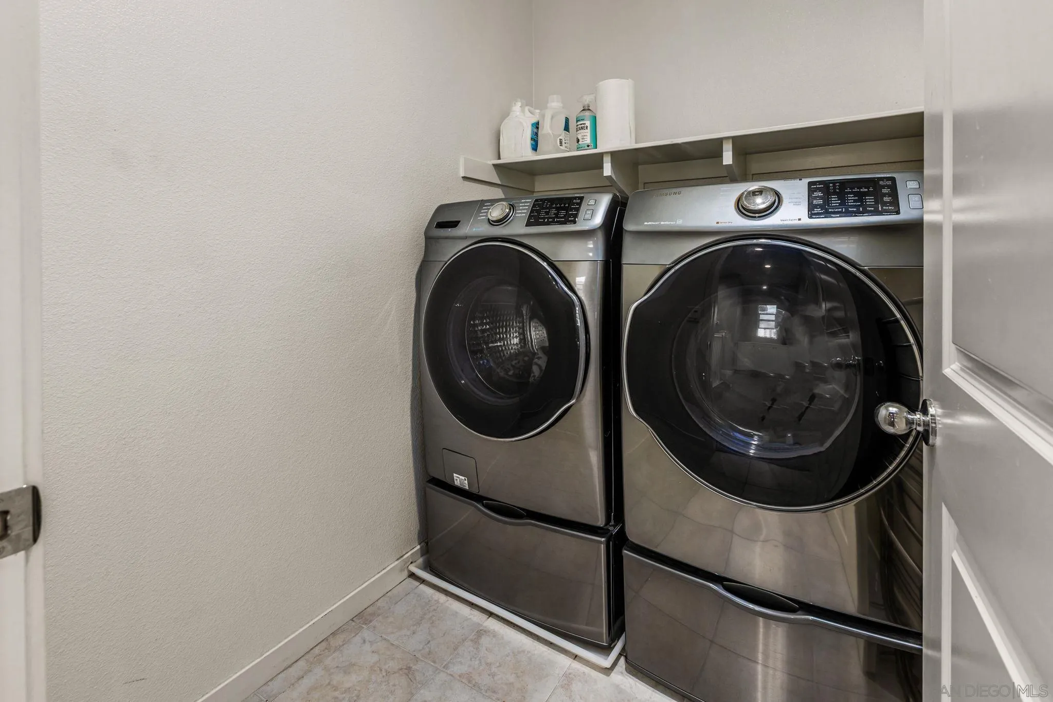 https://cdn.realtyfeed.com/cdn/127/260011607/3e9165cebd249860d7f5c00134d5ef69.webp